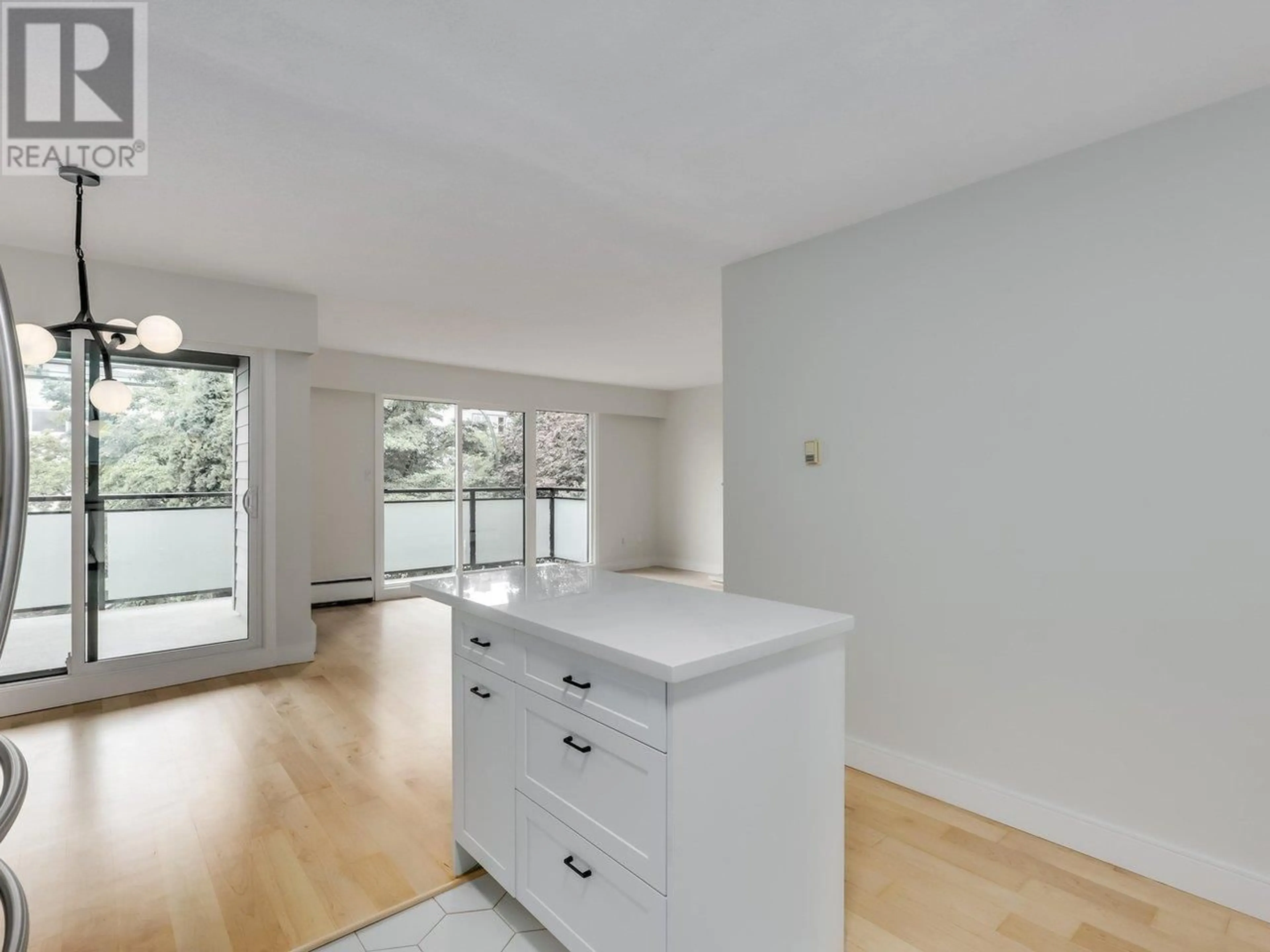 A pic of a room for 307 - 2255 YORK AVENUE, Vancouver British Columbia V6K1C5