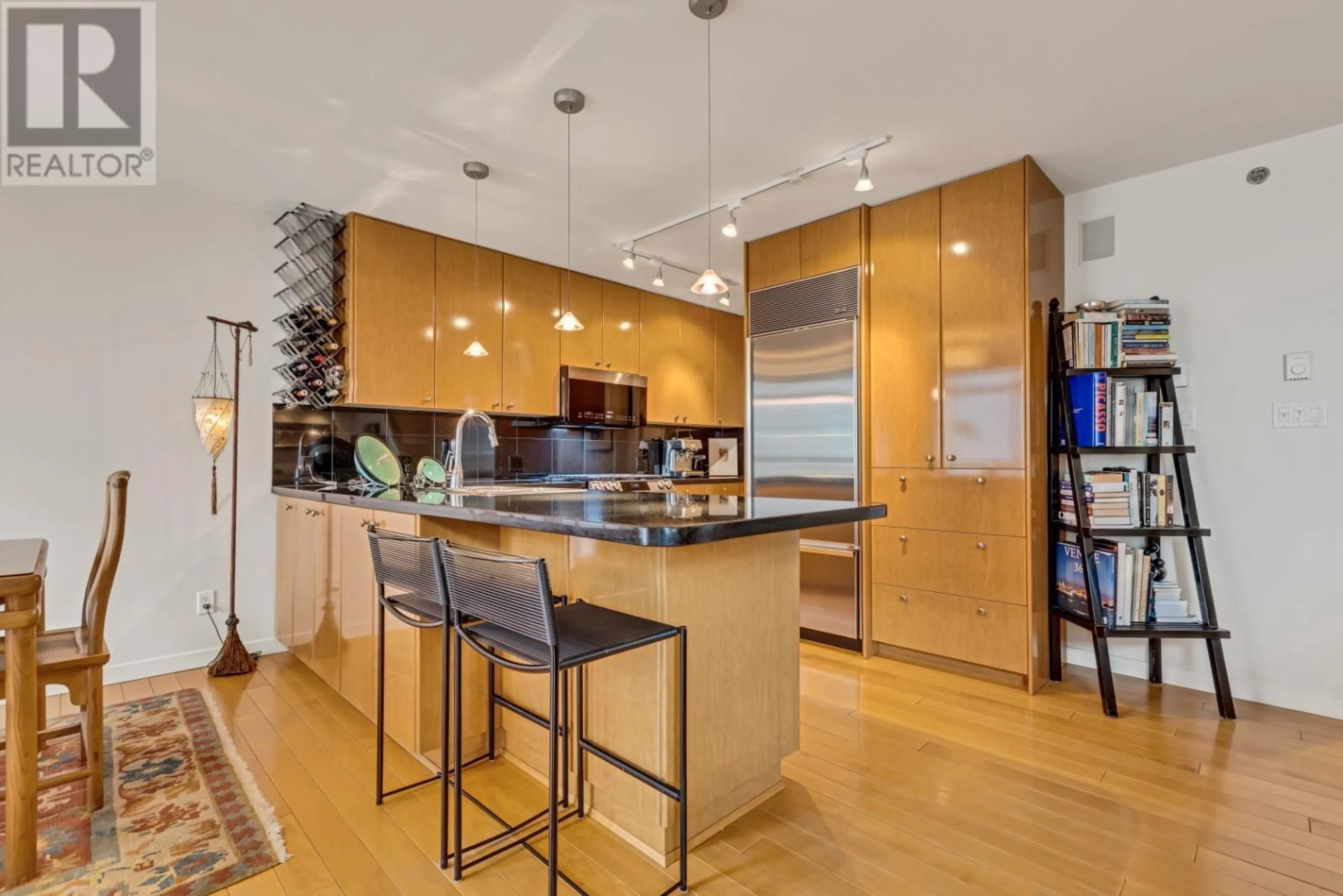 Contemporary kitchen, unknown for 1404 - 819 HAMILTON STREET, Vancouver British Columbia V6B6M2