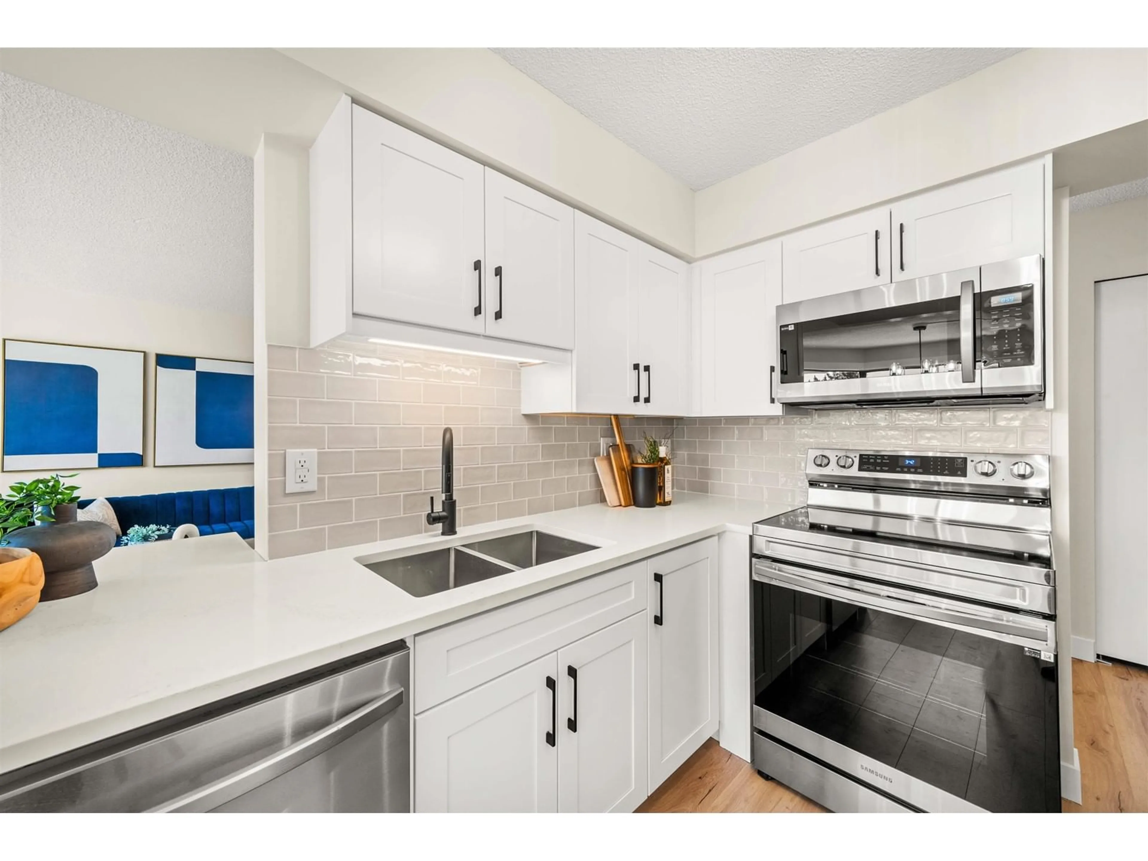Standard kitchen, unknown for 219 - 31955 OLD YALE, Abbotsford British Columbia V2T4N1