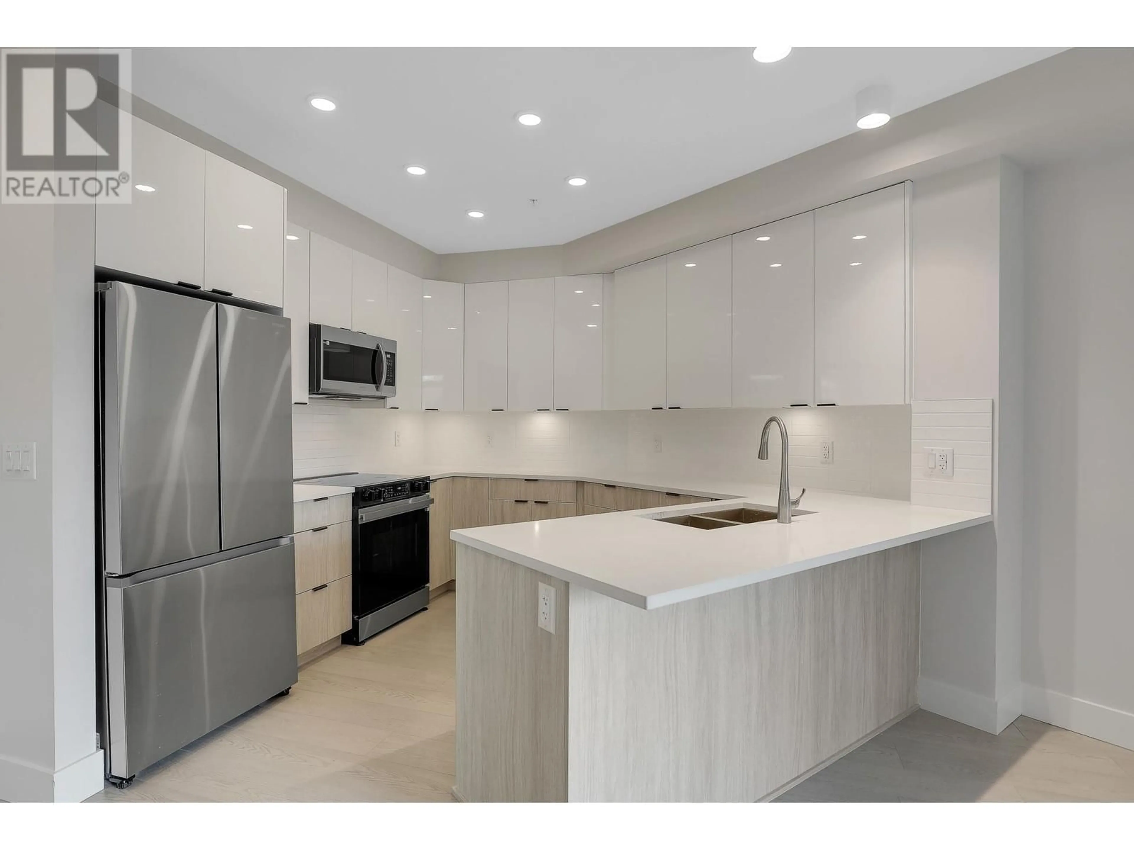 Open concept kitchen, ceramic/tile floor for 229 - 11655 FRASER STREET, Maple Ridge British Columbia V2X6W9