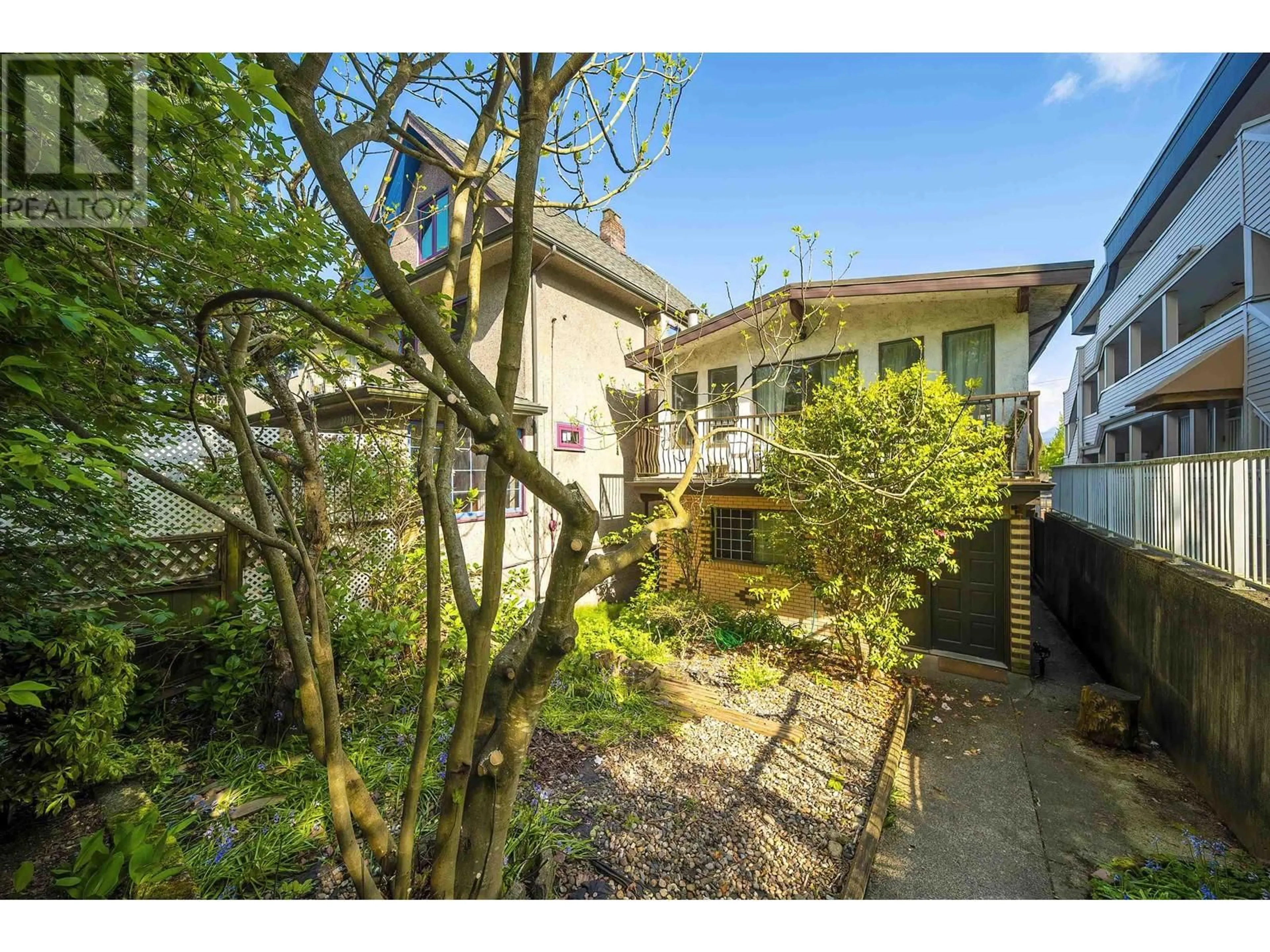 A pic from outside/outdoor area/front of a property/back of a property/a pic from drone, street for 2275 PANDORA STREET, Vancouver British Columbia V5L1N6