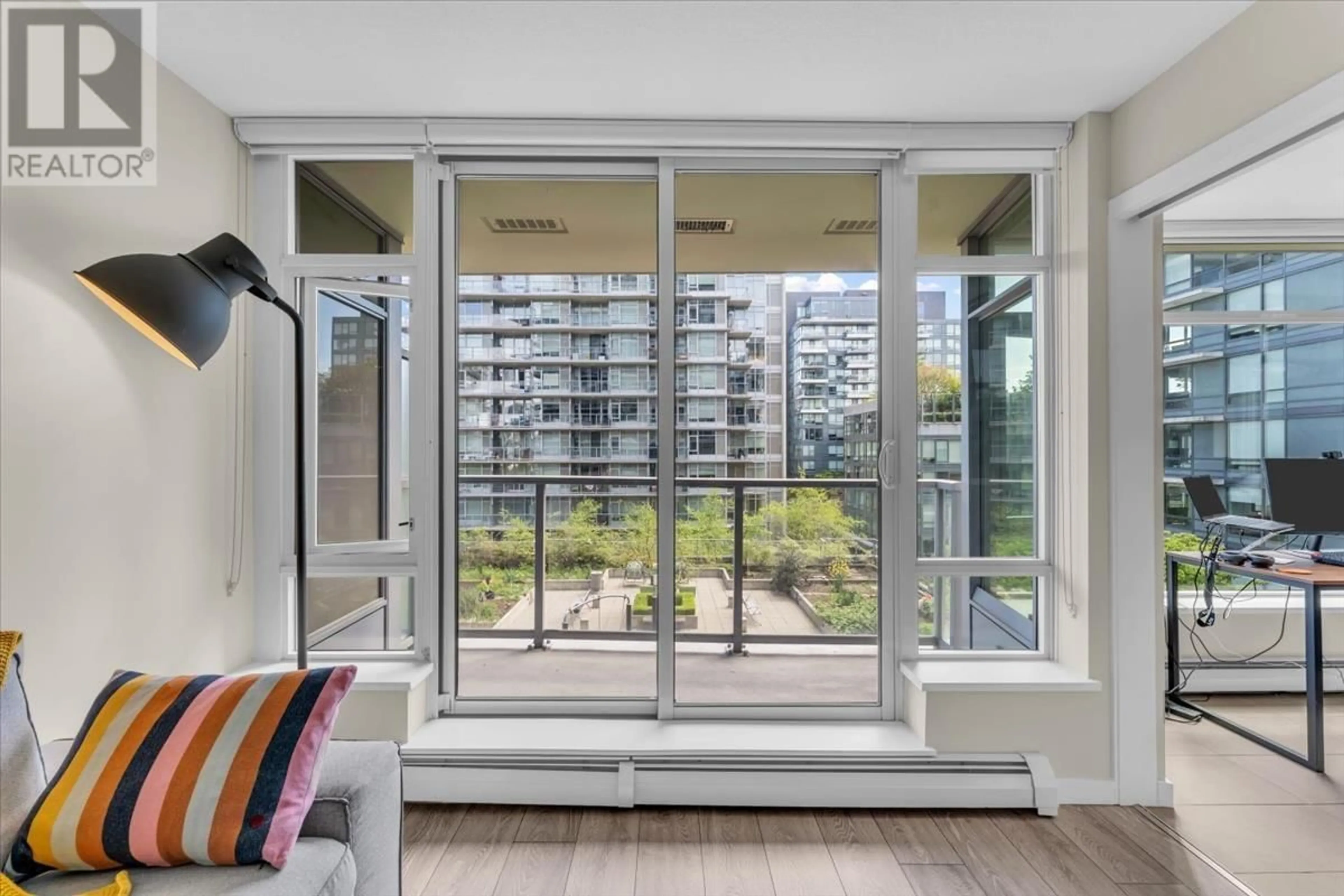 Indoor entryway for 556 - 168 1ST AVENUE, Vancouver British Columbia V5Y0H6