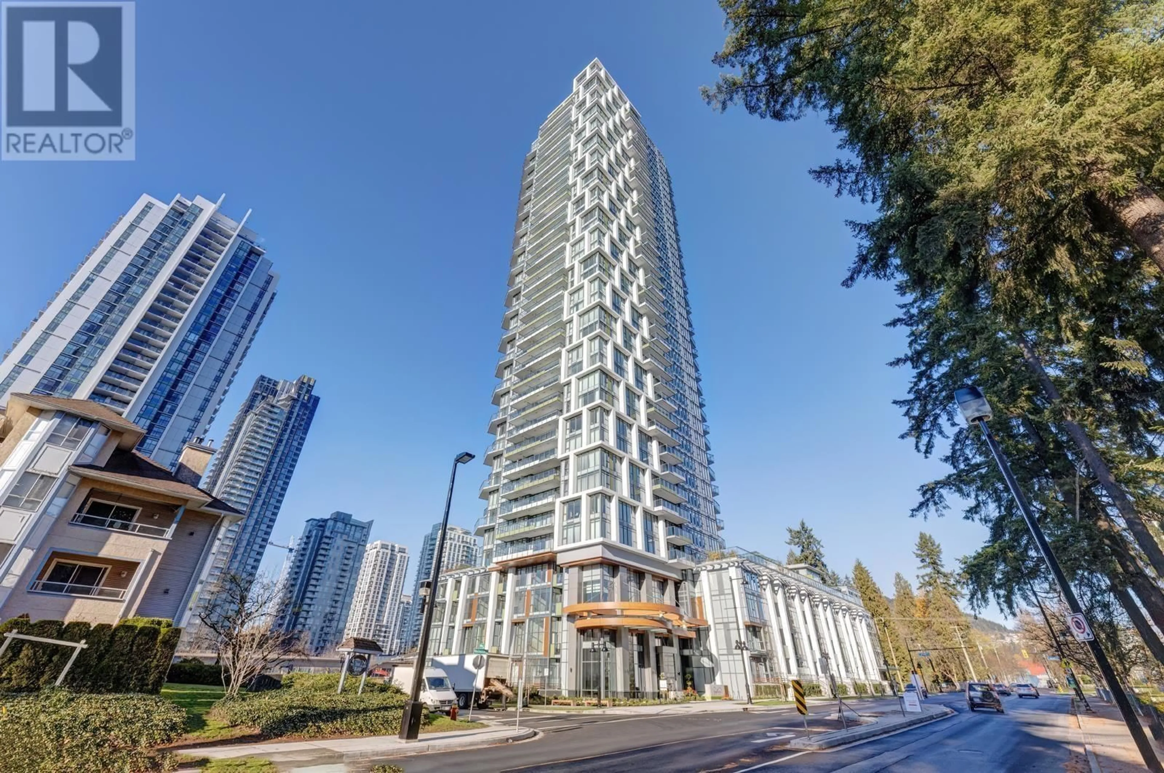 Indoor foyer for 1506 - 1182 WESTWOOD STREET, Coquitlam British Columbia V3B0T9