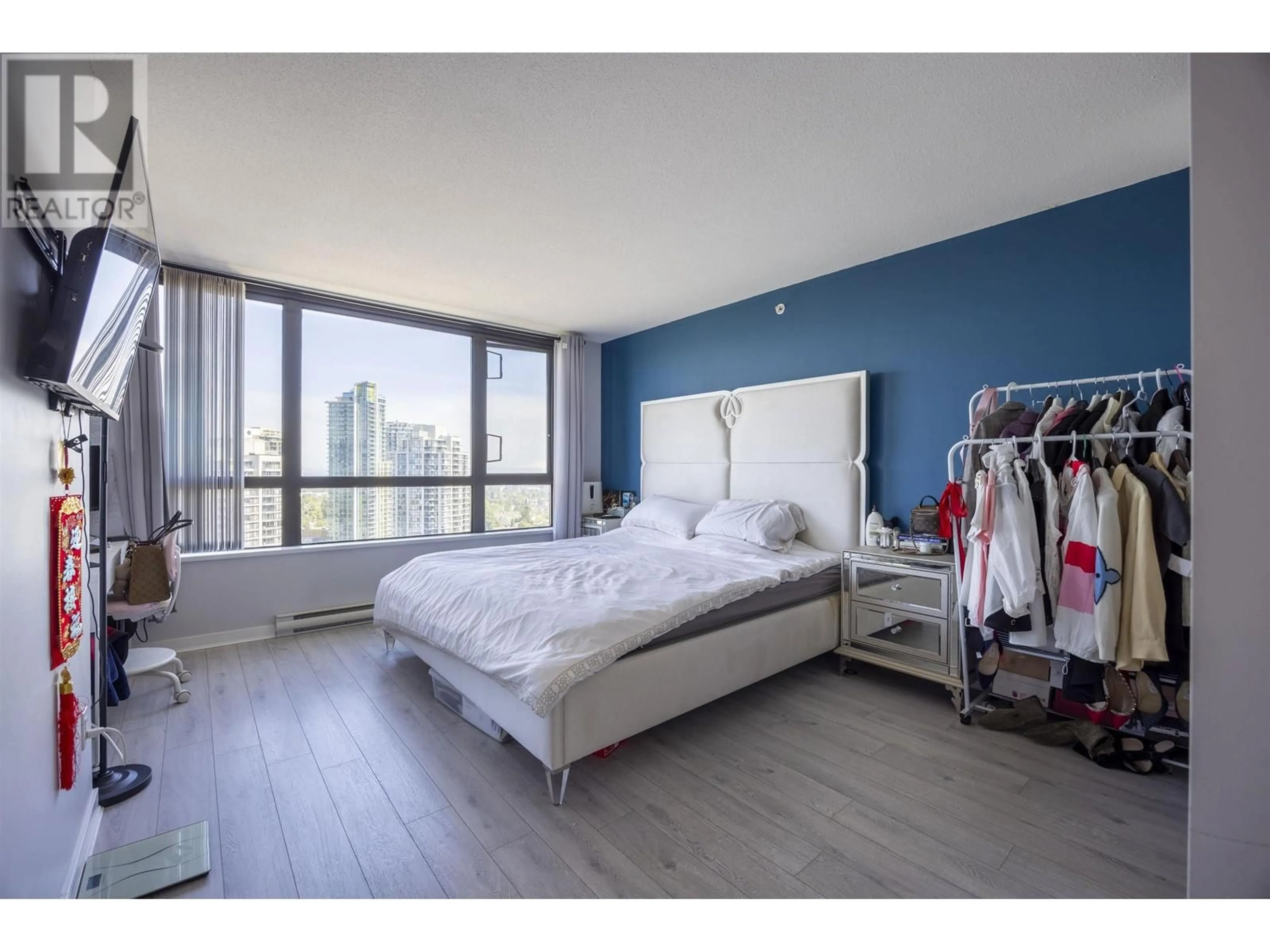 Bedroom with bed, wood/laminate floor for 2103 - 7063 HALL AVENUE, Burnaby British Columbia V5E0A5