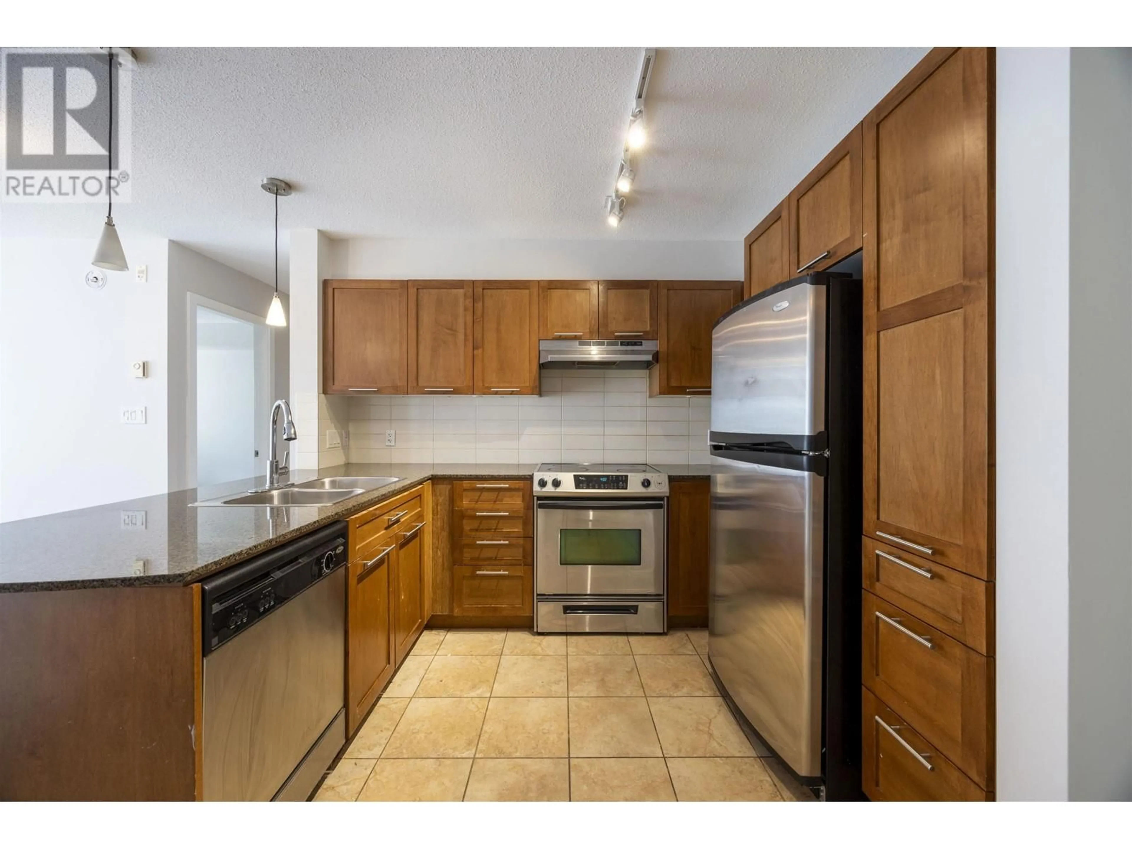 Standard kitchen, unknown for 416 - 19677 MEADOW GARDENS WAY, Pitt Meadows British Columbia V3Y0A2