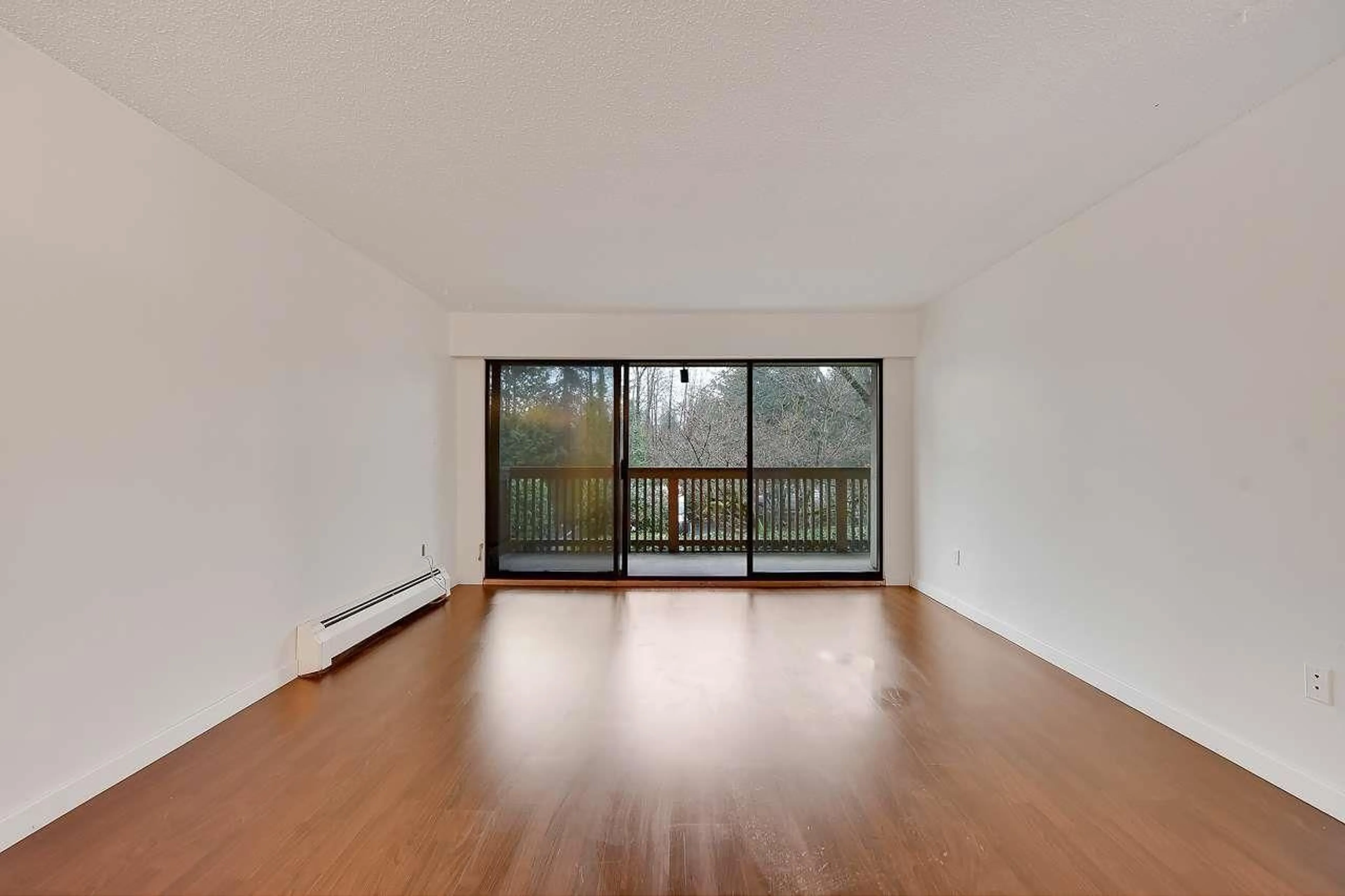 A pic of a room for 212 - 14945 100TH, Surrey British Columbia V3R1J6