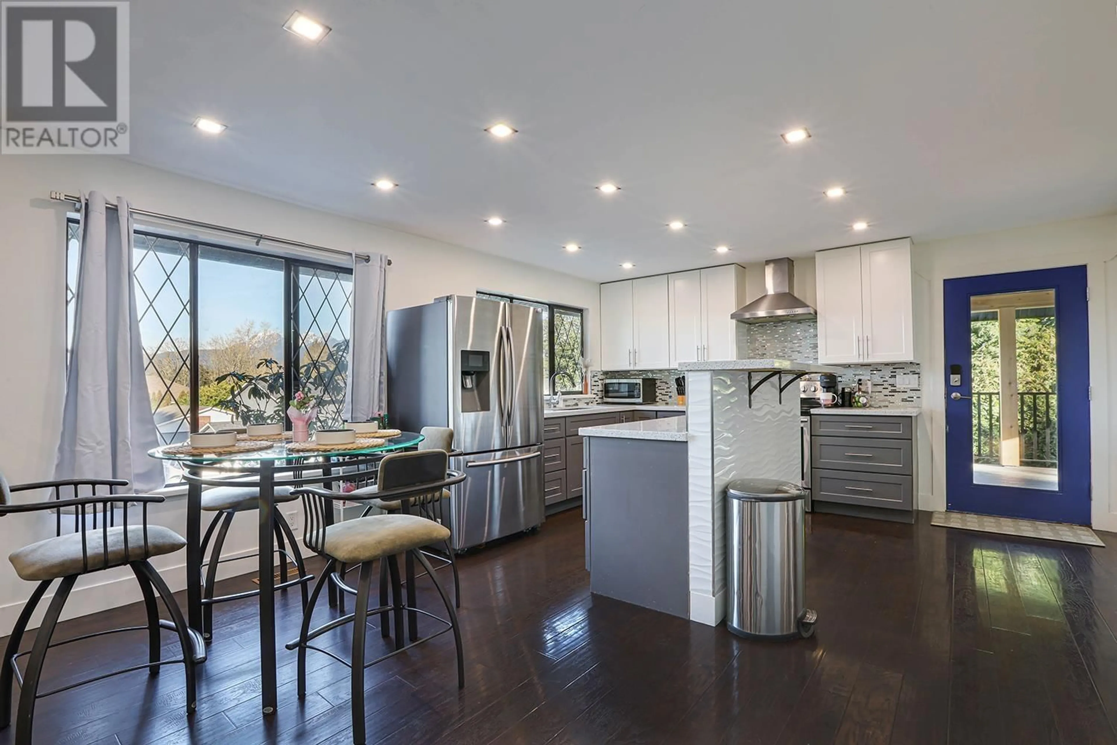 Contemporary kitchen, unknown for 22764 124 AVENUE, Maple Ridge British Columbia V2X4K1