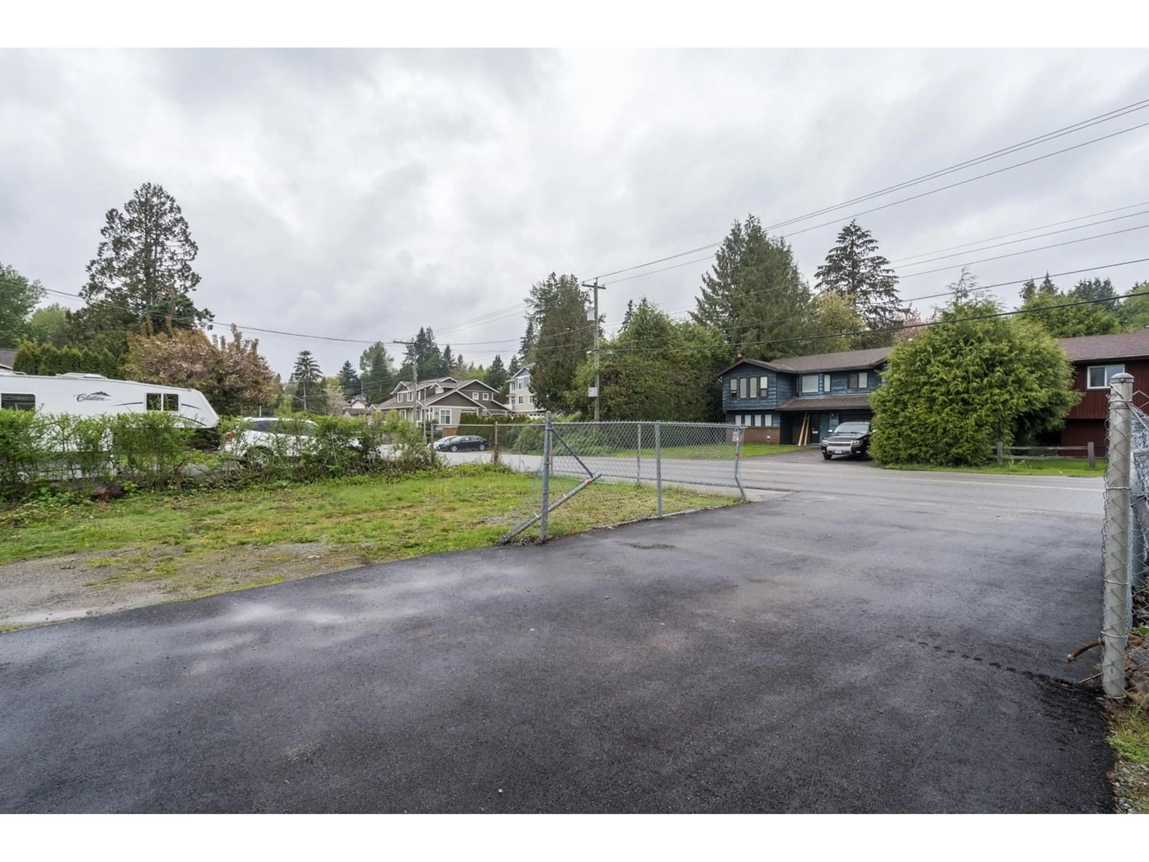 A pic from outside/outdoor area/front of a property/back of a property/a pic from drone, street for 32944 14, Mission British Columbia V2V2P2