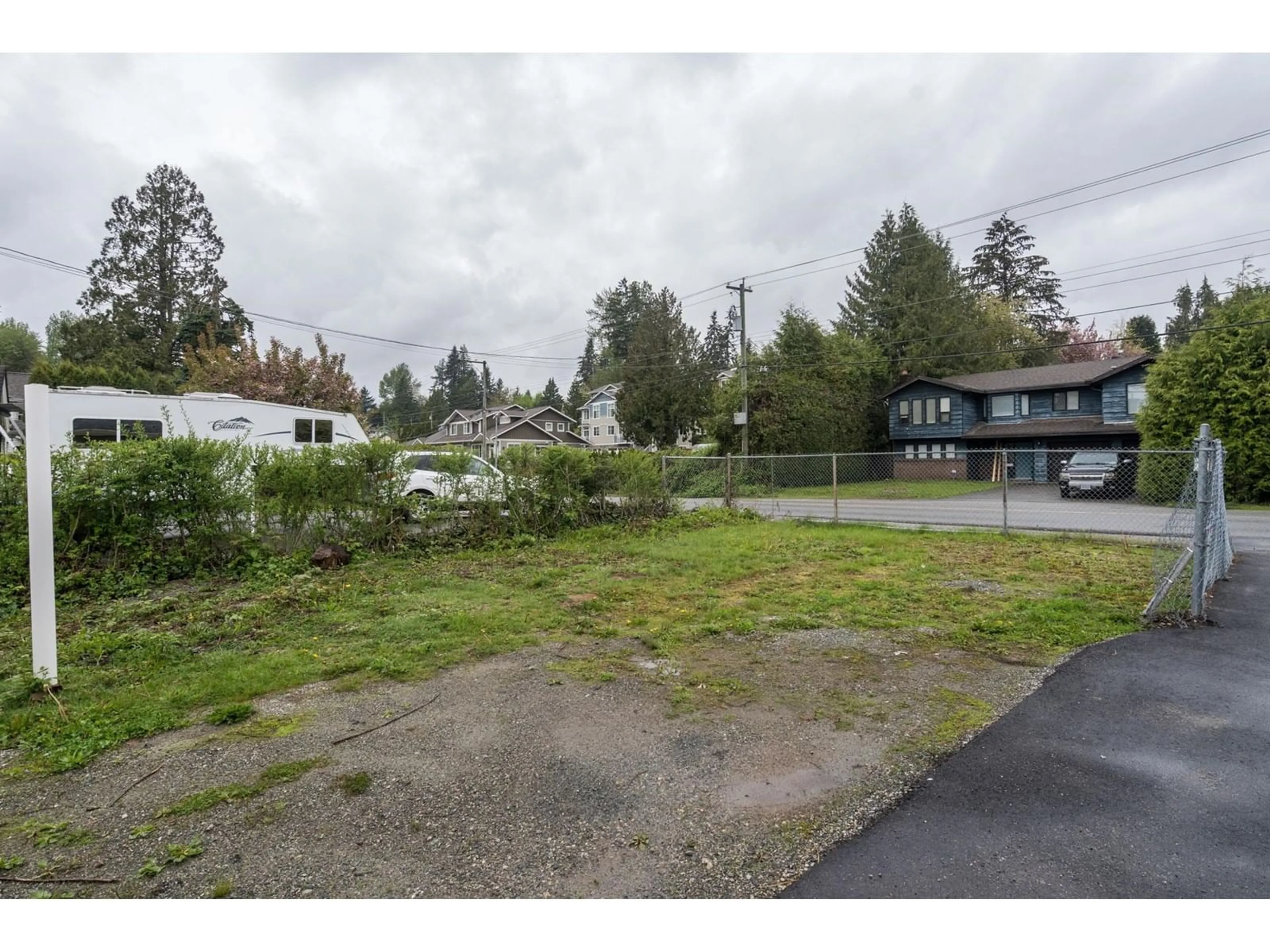 A pic from outside/outdoor area/front of a property/back of a property/a pic from drone, unknown for 32944 14, Mission British Columbia V2V2P2