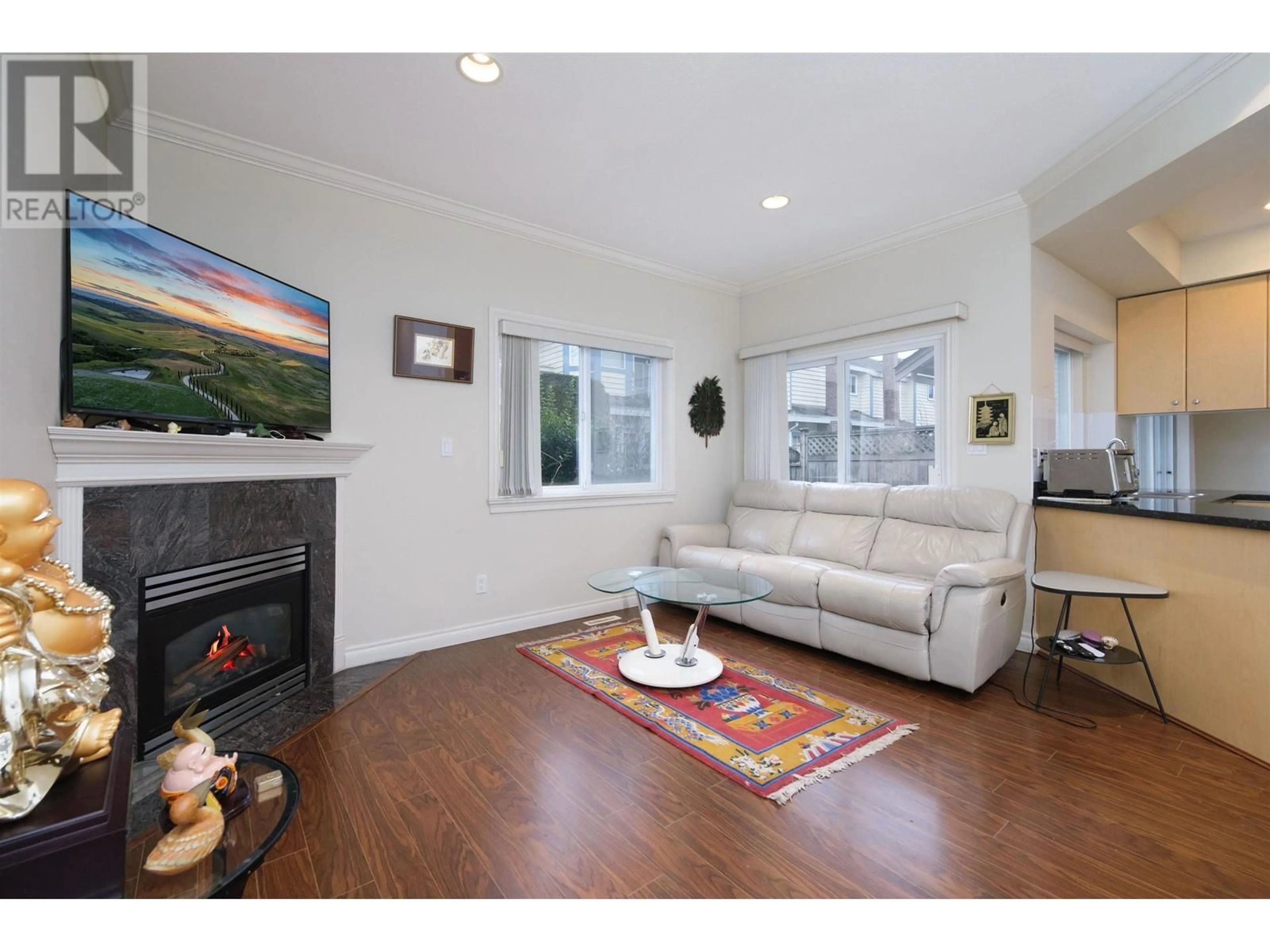 Living room with furniture, unknown for 3 - 7320 ST ALBANS ROAD, Richmond British Columbia V6Y2K3
