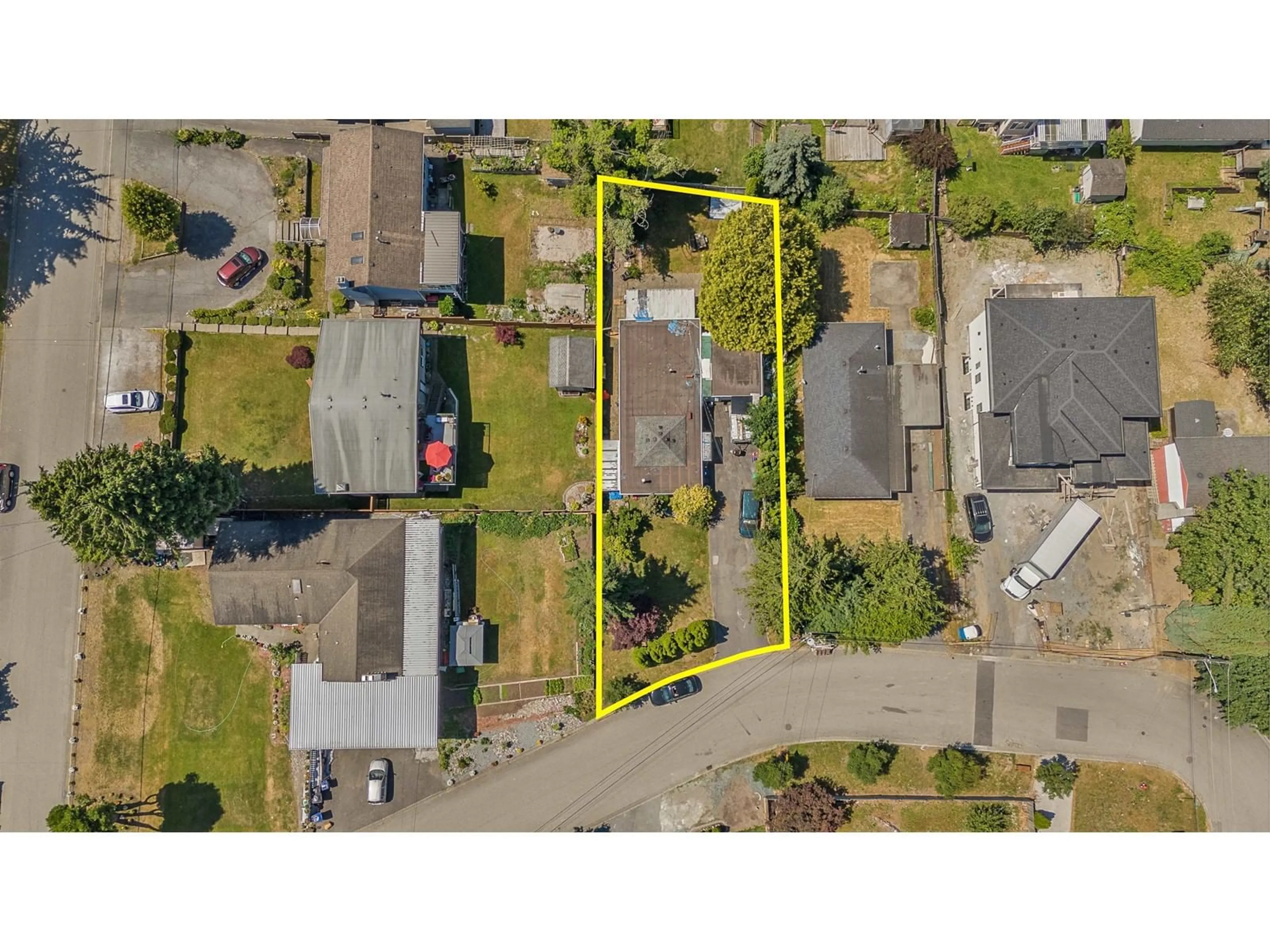 A pic from outside/outdoor area/front of a property/back of a property/a pic from drone, street for 11277 134, Surrey British Columbia V3R2Z2