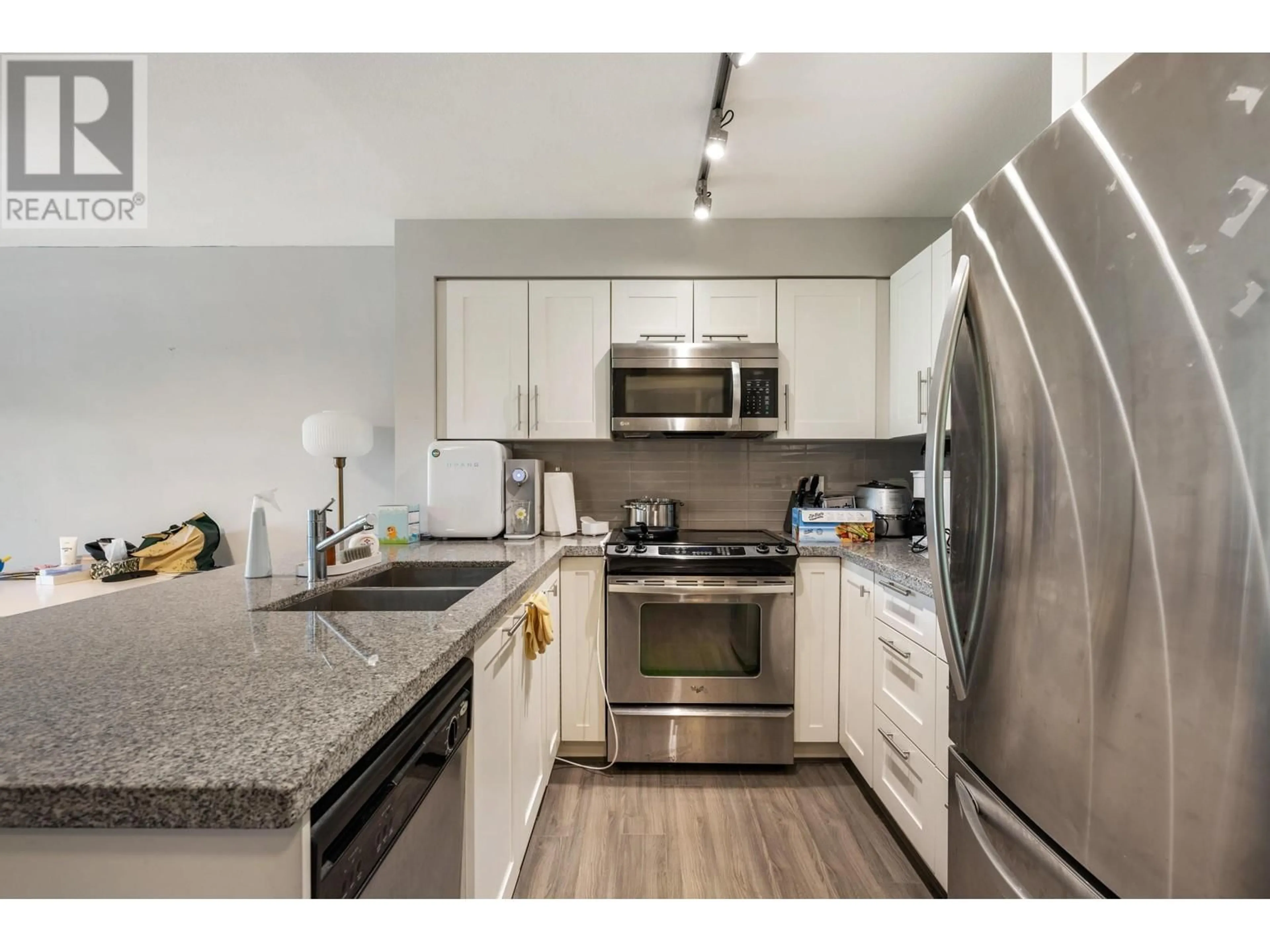 Standard kitchen, unknown for 305 - 12075 EDGE STREET, Maple Ridge British Columbia V2X9E6