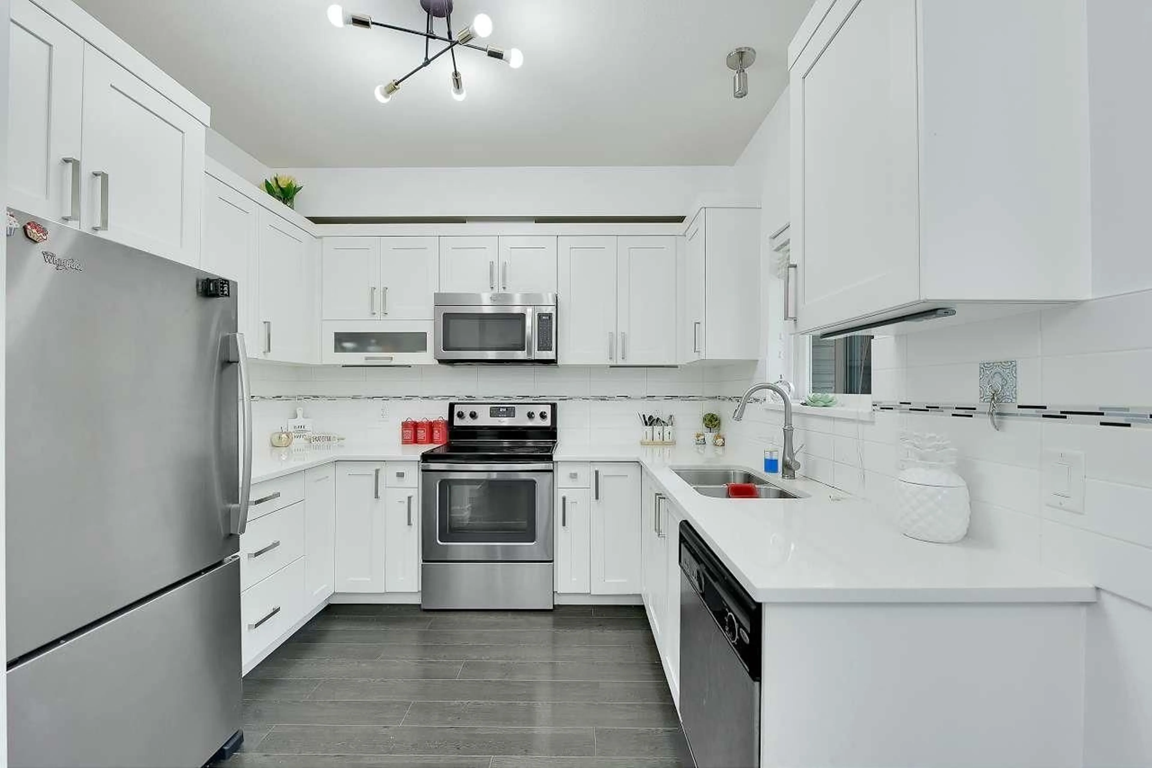 Unknown for 10 - 13864 HYLAND, Surrey British Columbia V3W2C3