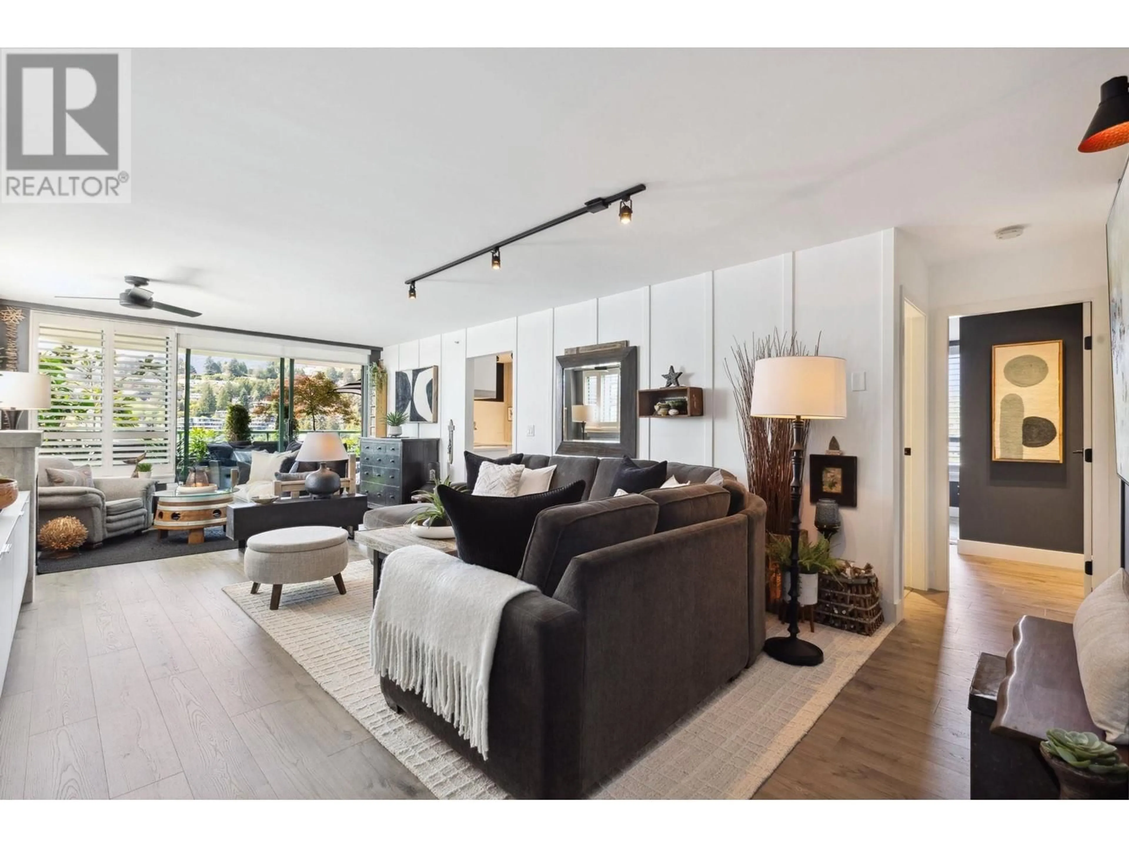 Living room with furniture, unknown for 14E - 328 TAYLOR WAY, West Vancouver British Columbia V7T2Y4