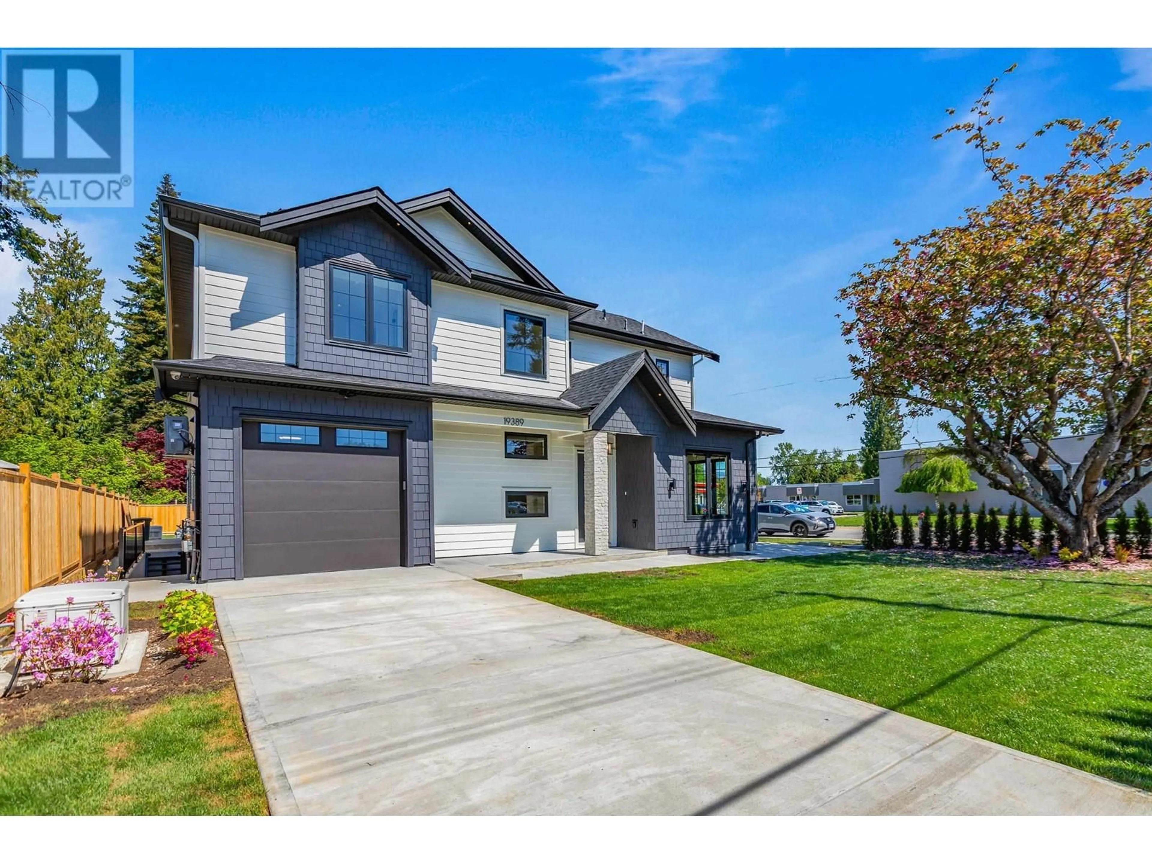 Home with vinyl exterior material, street for 19389 120 AVENUE, Pitt Meadows British Columbia V3Y1J6
