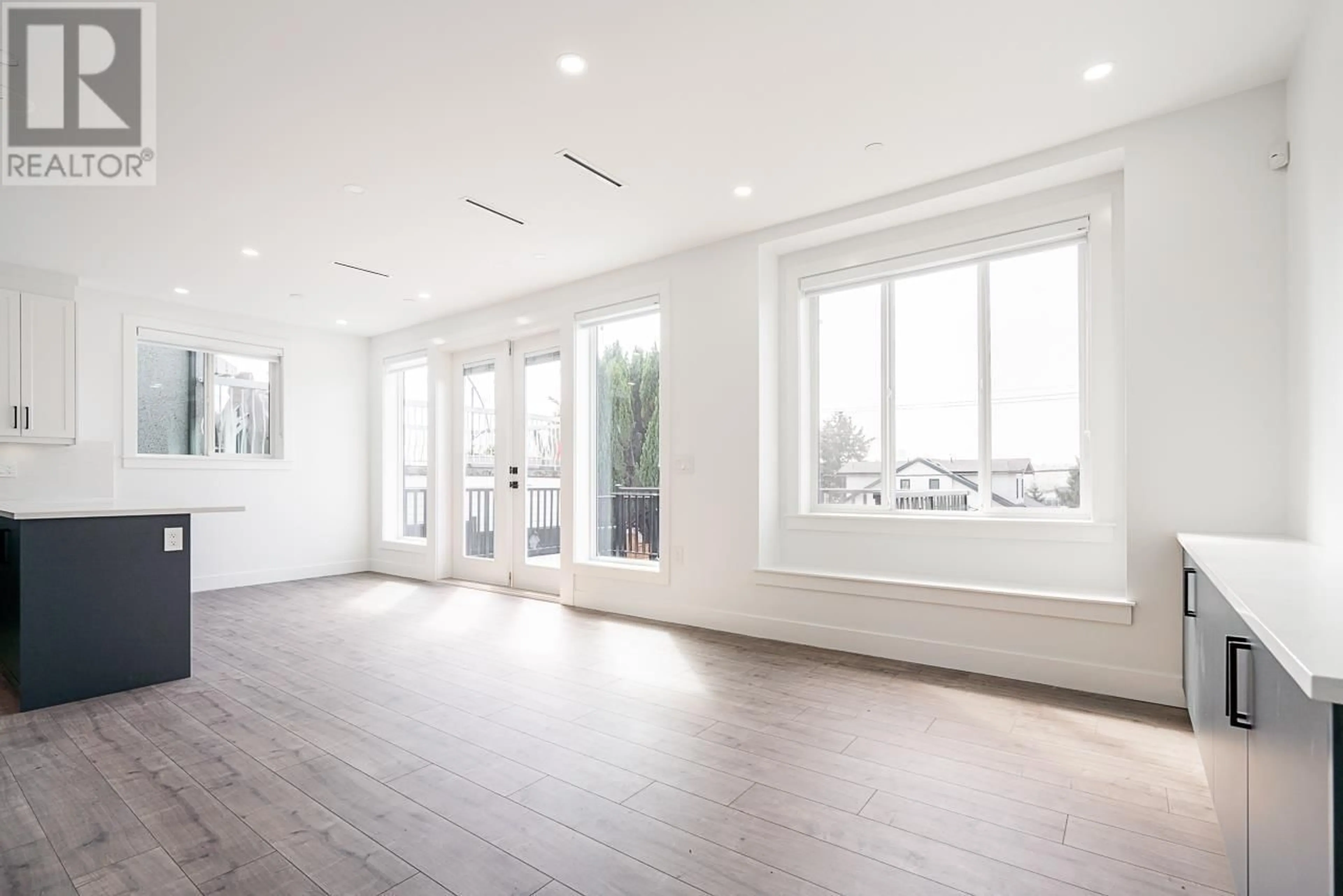A pic of a room for 2970 7TH AVENUE, Vancouver British Columbia V5M1V3