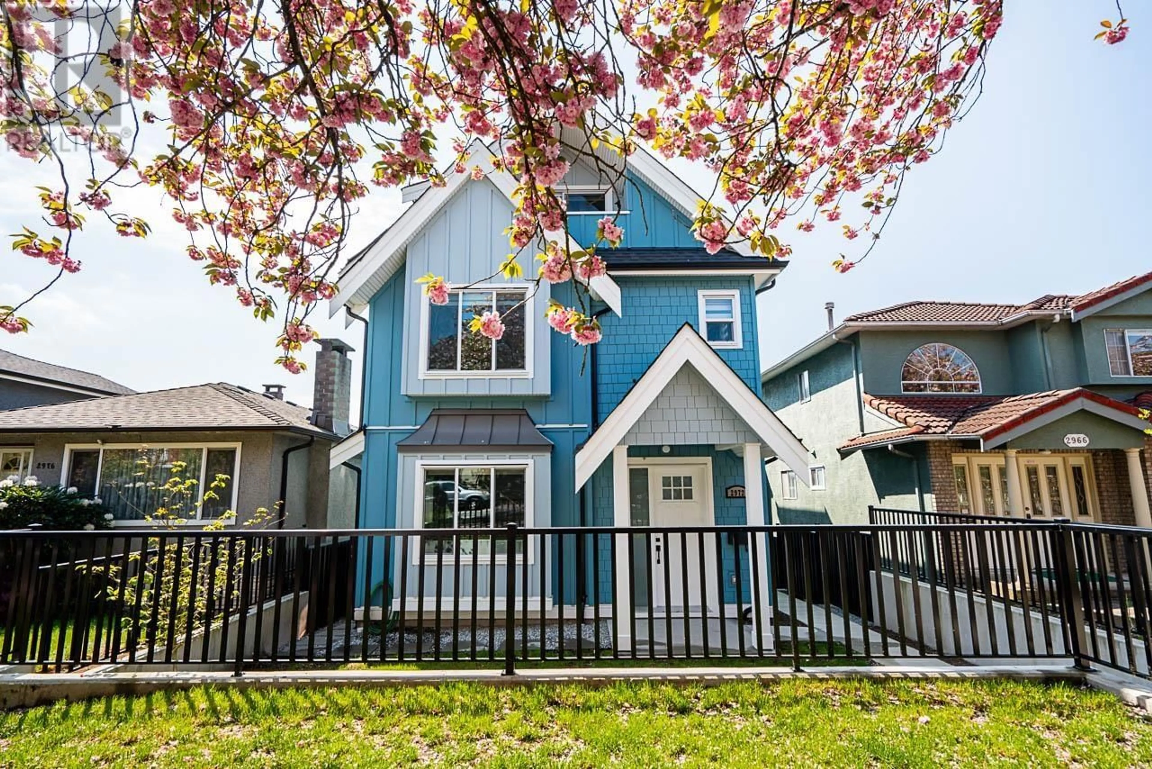 Home with vinyl exterior material, street for 2972 7TH AVENUE, Vancouver British Columbia V5M1V3