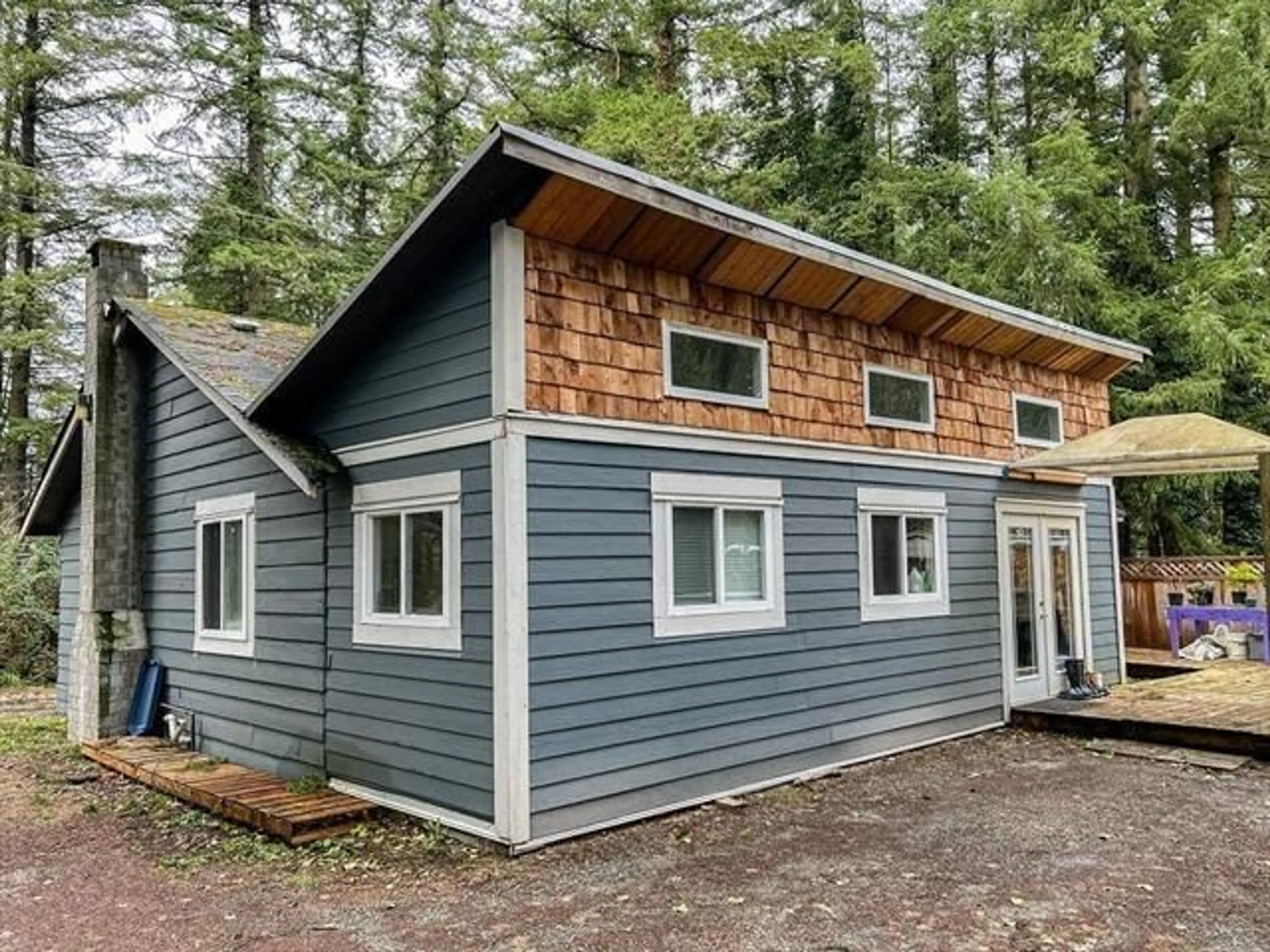 Home with vinyl exterior material, building for 2486 200, Langley British Columbia V2Z1X1