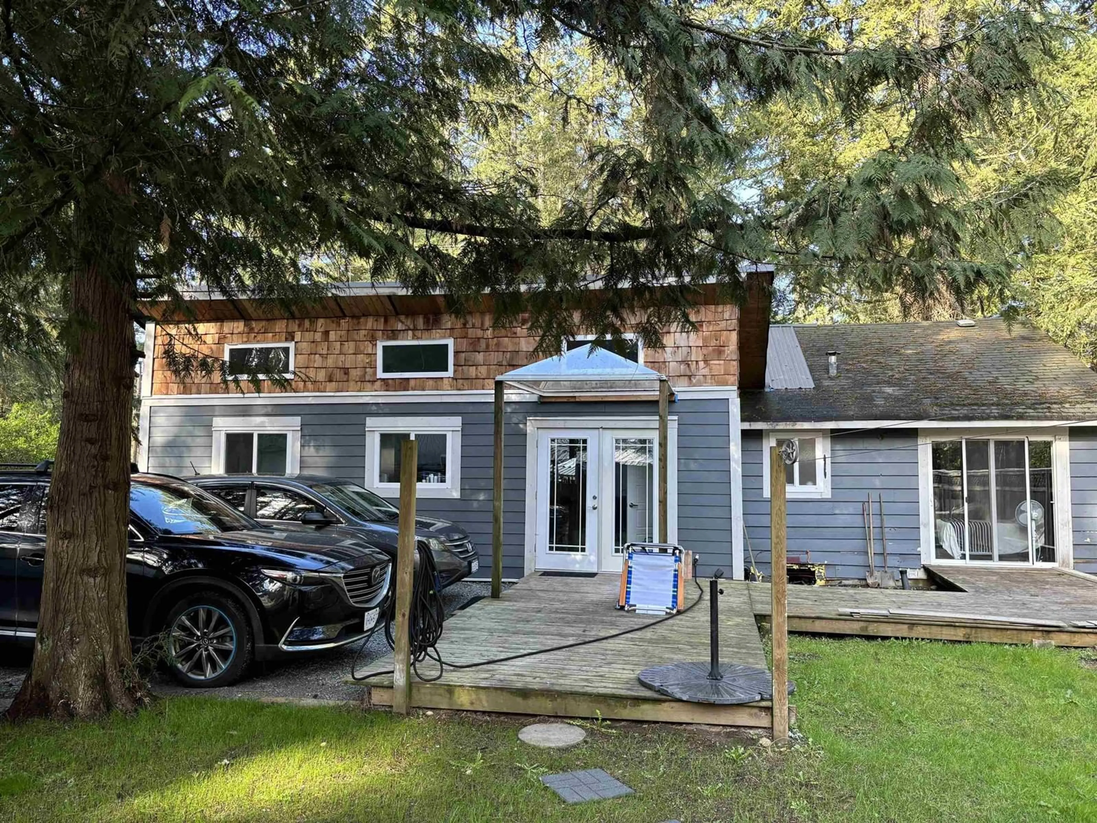 A pic from outside/outdoor area/front of a property/back of a property/a pic from drone, unknown for 2486 200, Langley British Columbia V2Z1X1