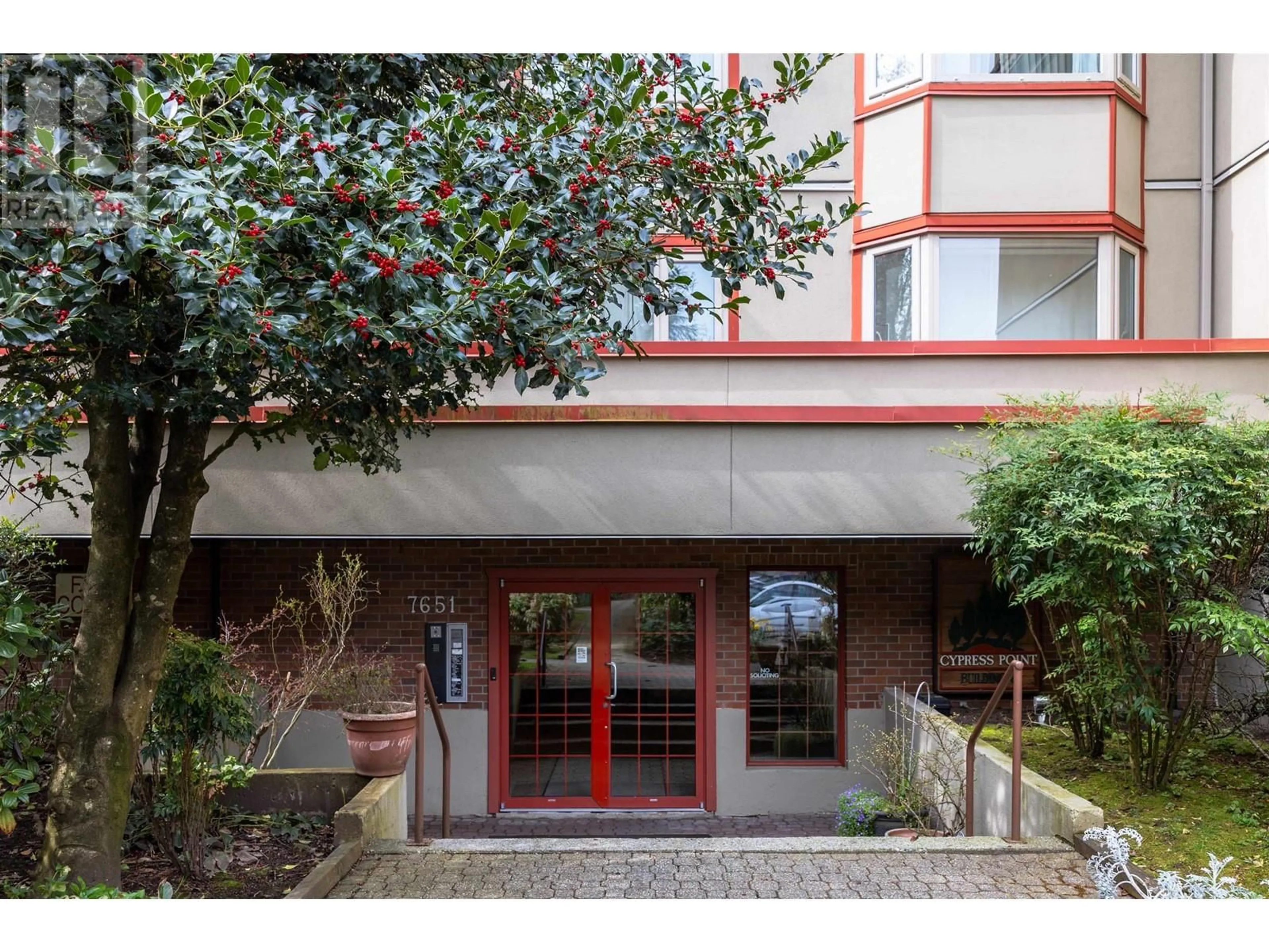 Indoor foyer for 335 - 7651 MINORU BOULEVARD, Richmond British Columbia V6Y1Z3
