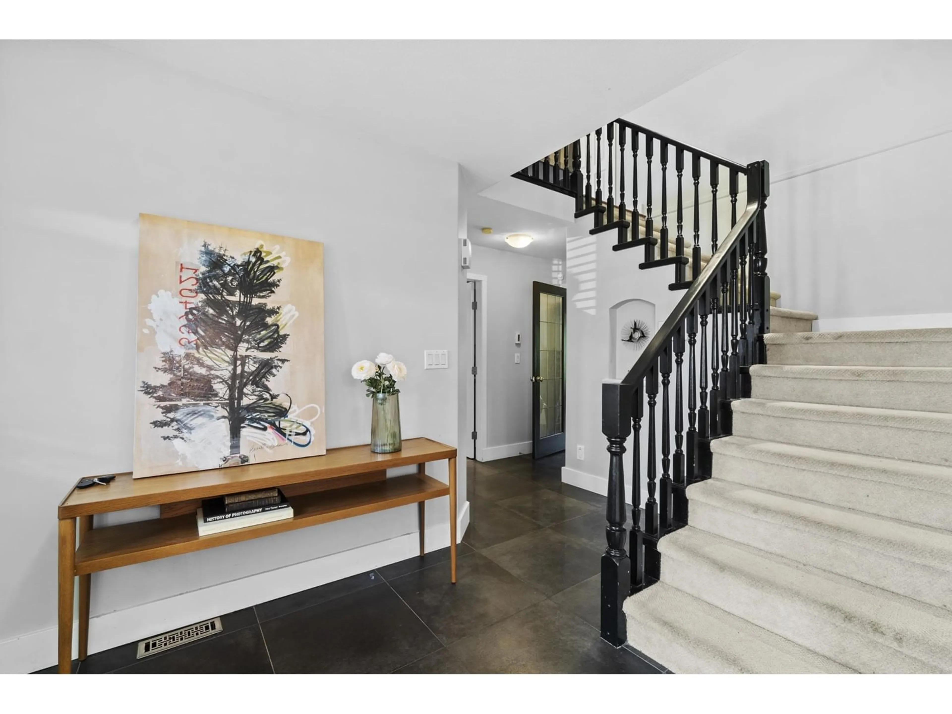 Indoor entryway for 6456 188, Surrey British Columbia V3S8V1