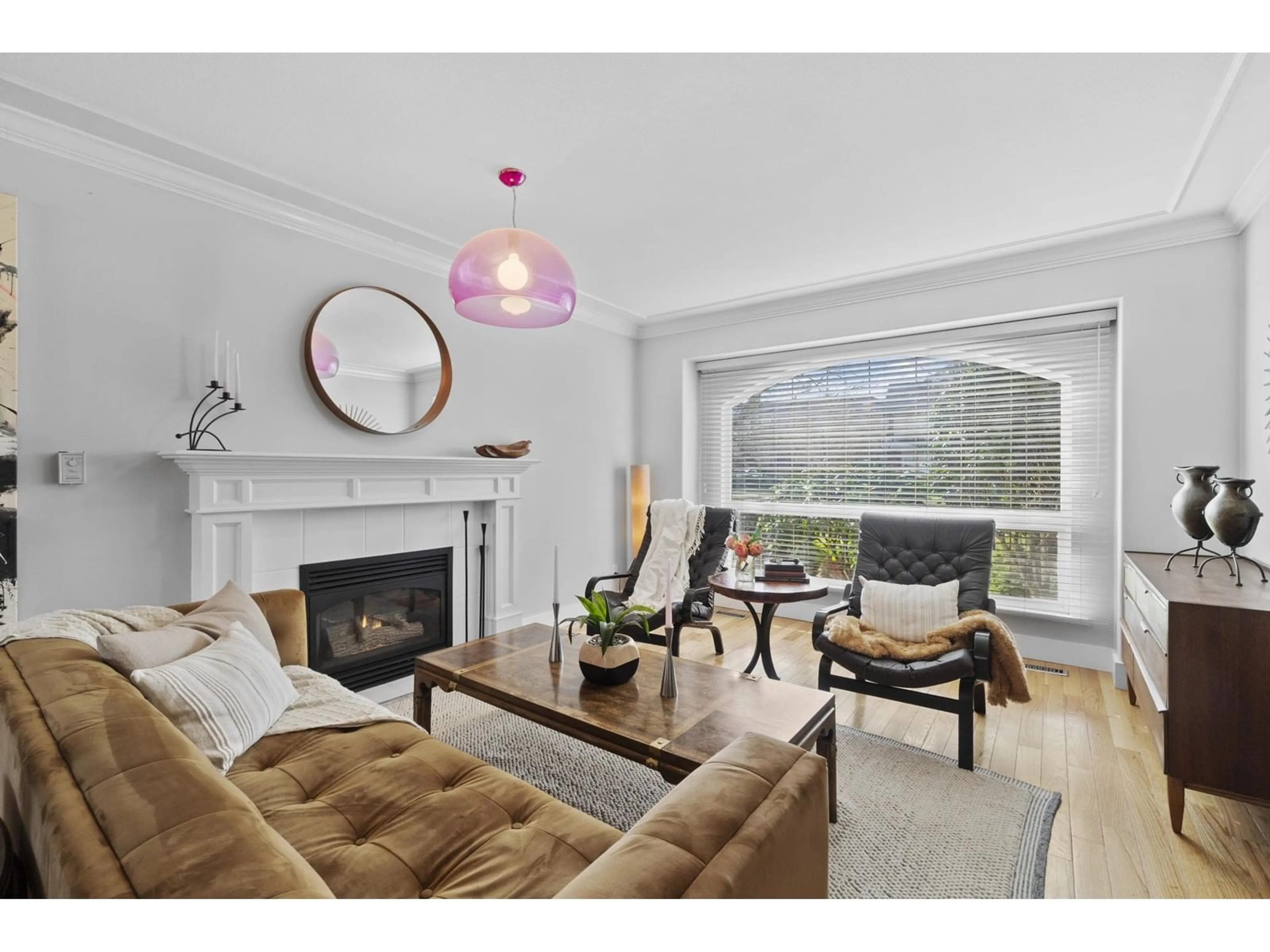 Living room with furniture, wood/laminate floor for 6456 188, Surrey British Columbia V3S8V1