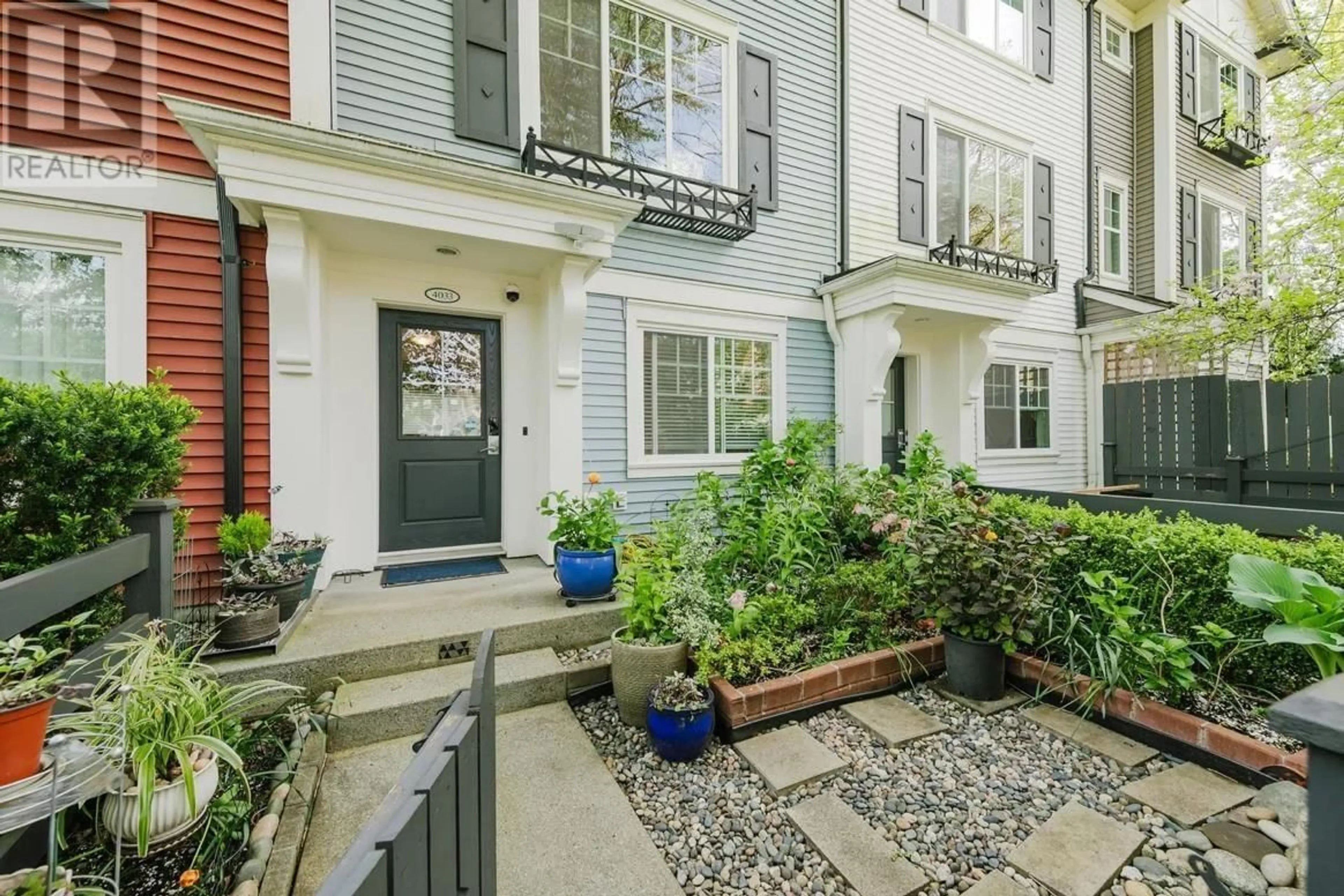 Patio, street for 4033 - 2655 BEDFORD STREET, Port Coquitlam British Columbia V3C0B8