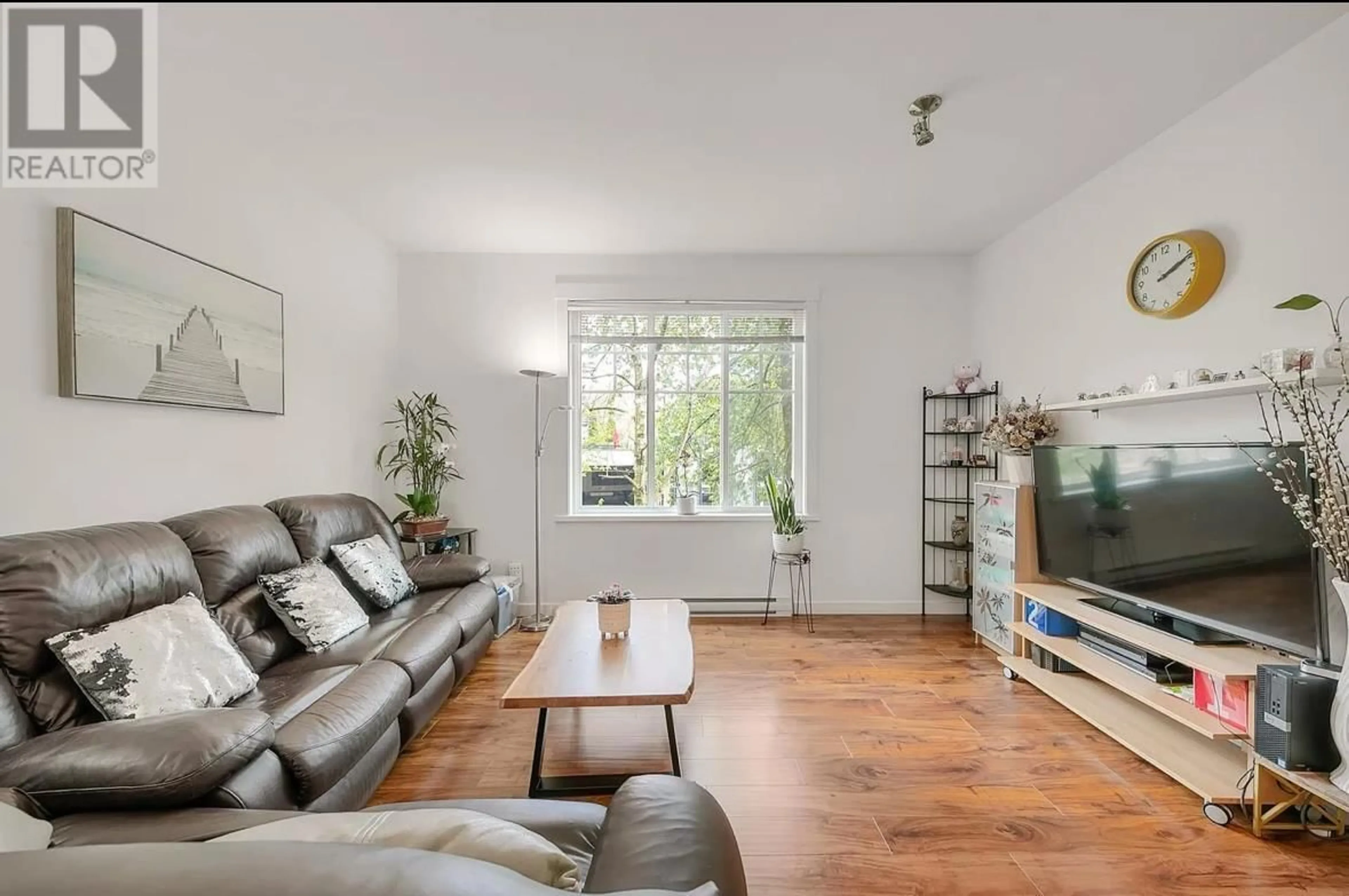 Living room with furniture, unknown for 4033 - 2655 BEDFORD STREET, Port Coquitlam British Columbia V3C0B8