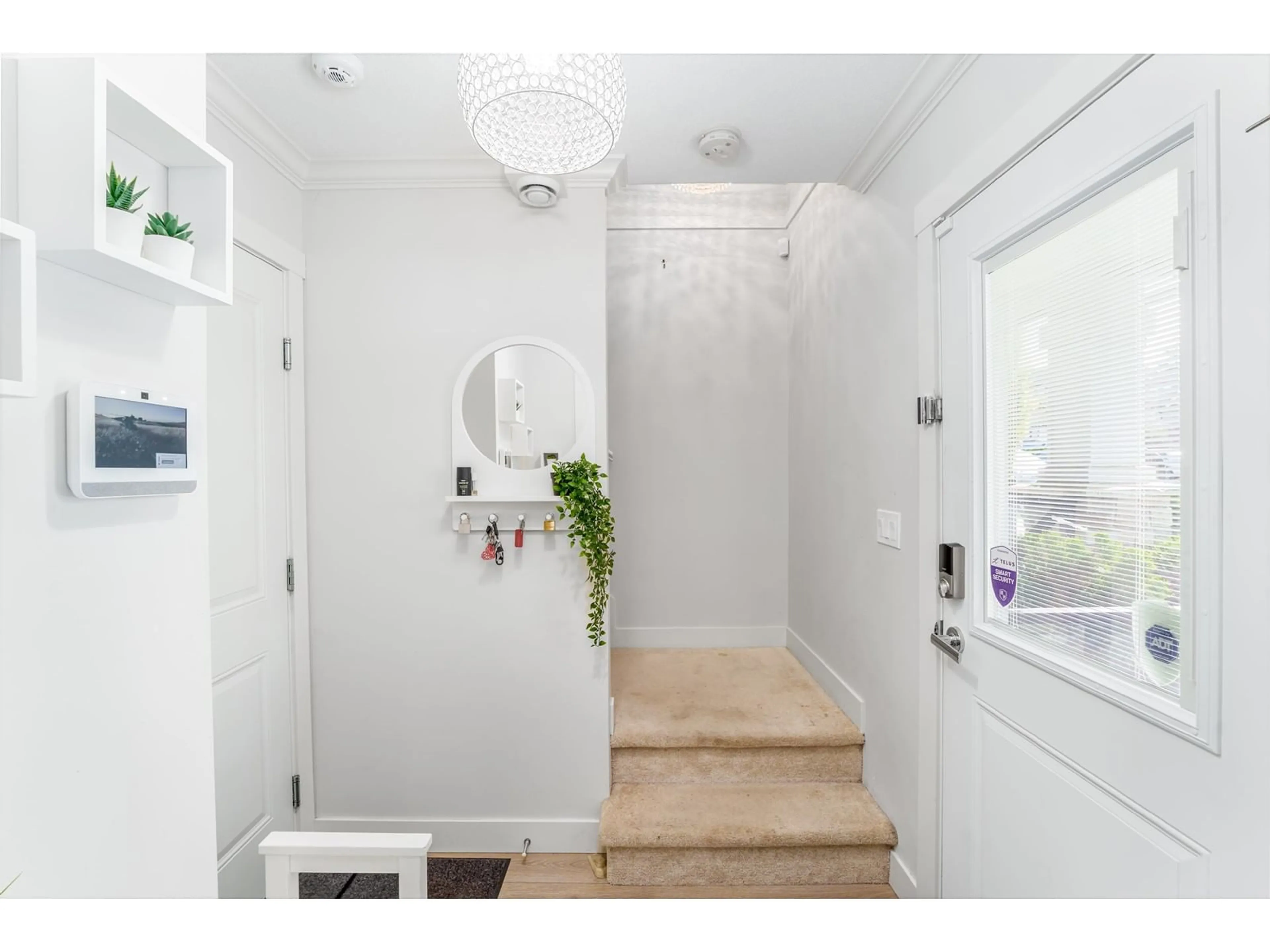 Indoor entryway for 107 - 6030 142, Surrey British Columbia V3X0J5