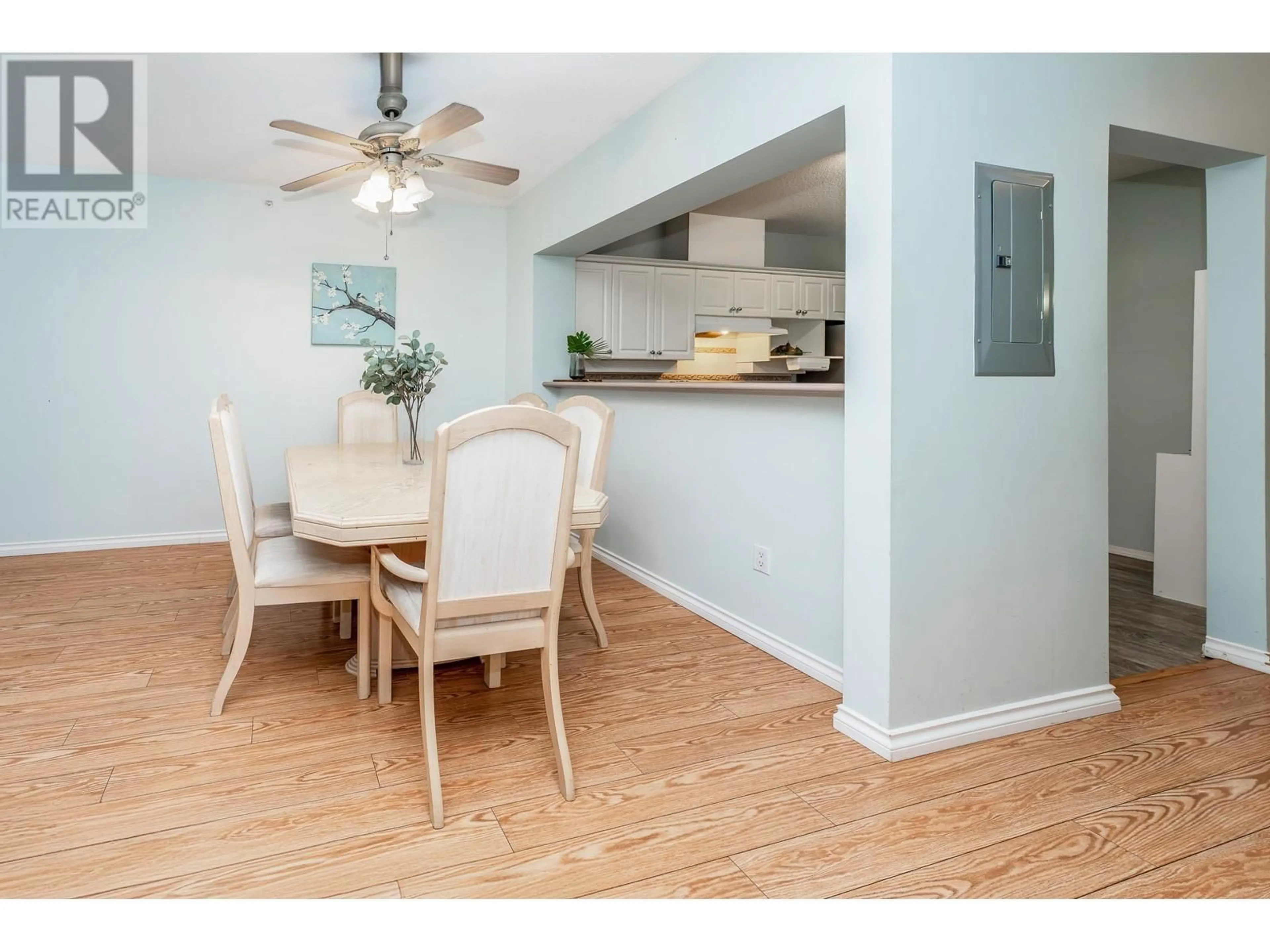 Dining room, wood/laminate floor for 103 - 12148 224 STREET, Maple Ridge British Columbia V2X3N8