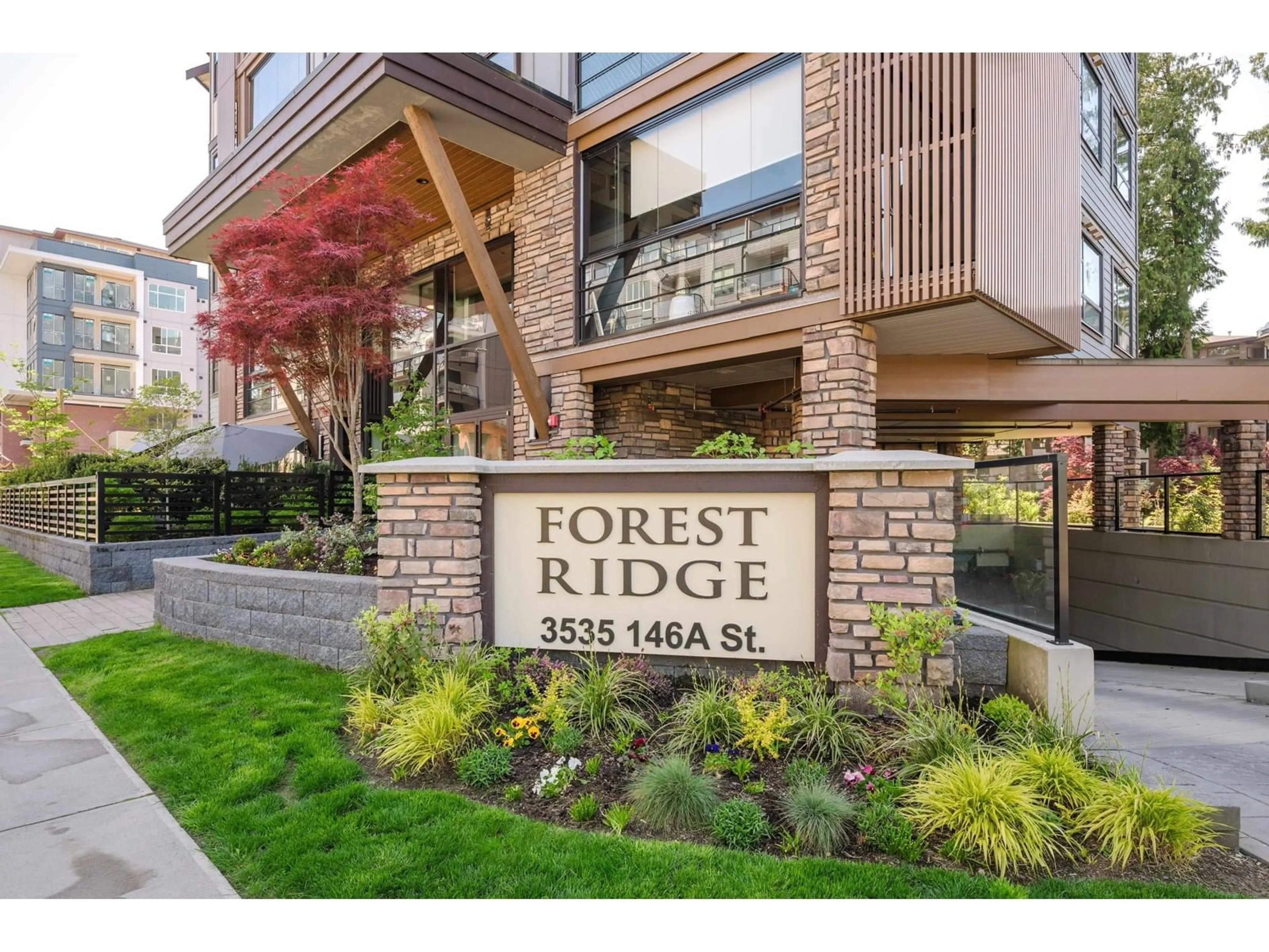 Indoor foyer for 504 - 3535 146A, Surrey British Columbia V4P0H2