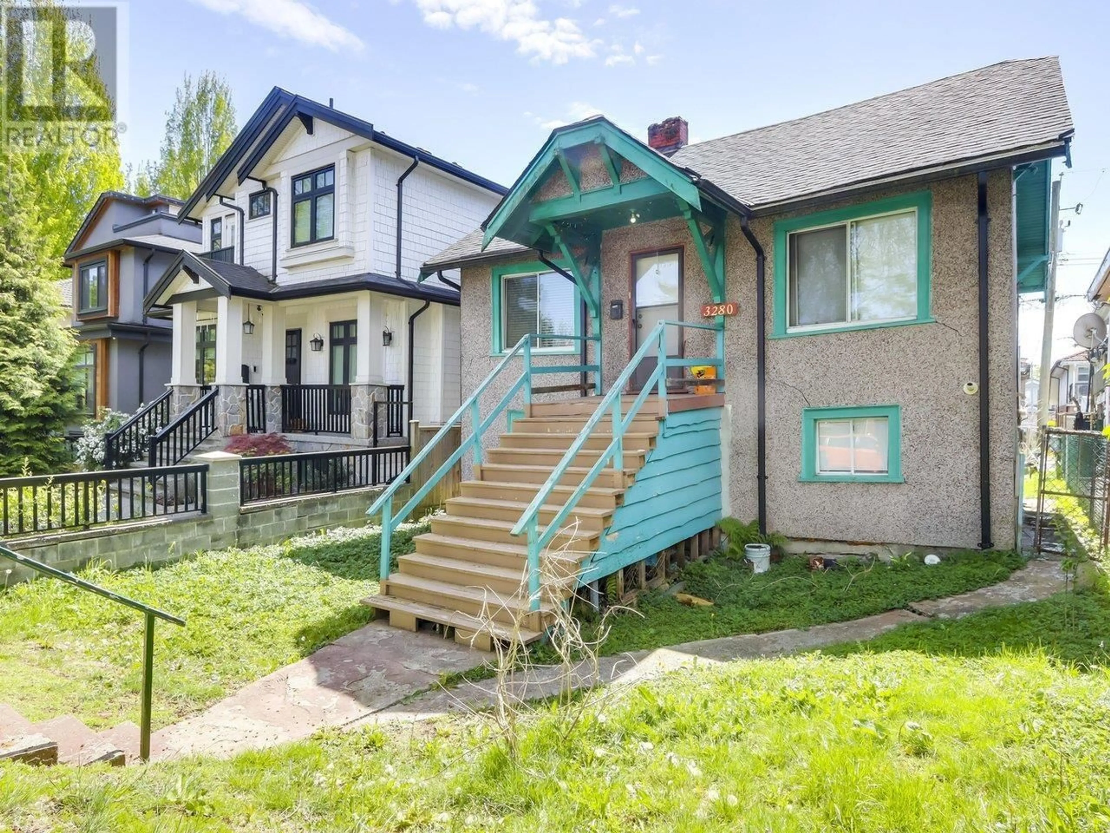 Unknown for 3280 GEORGIA STREET, Vancouver British Columbia V5K2L3