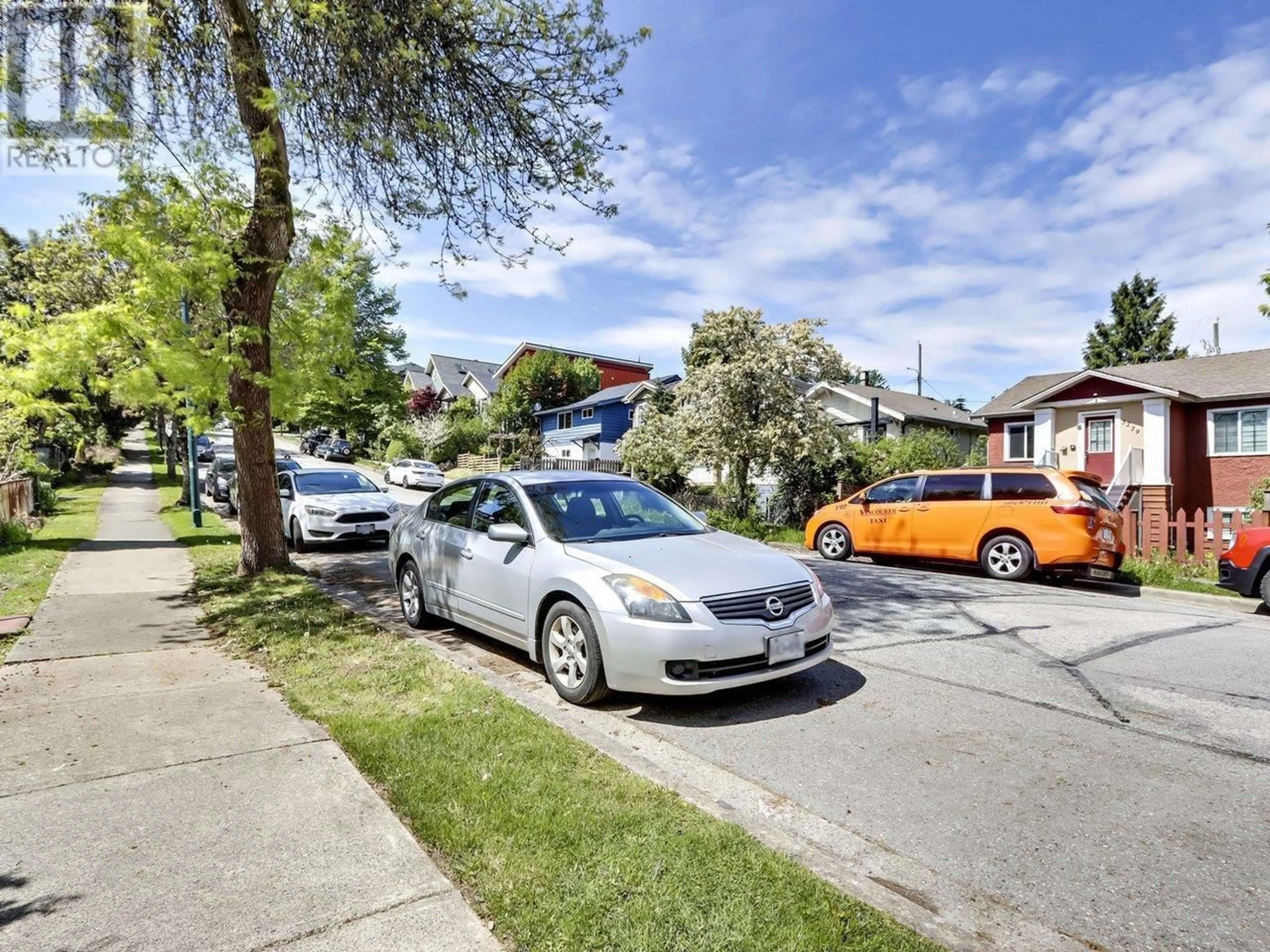 Parking for 3280 GEORGIA STREET, Vancouver British Columbia V5K2L3