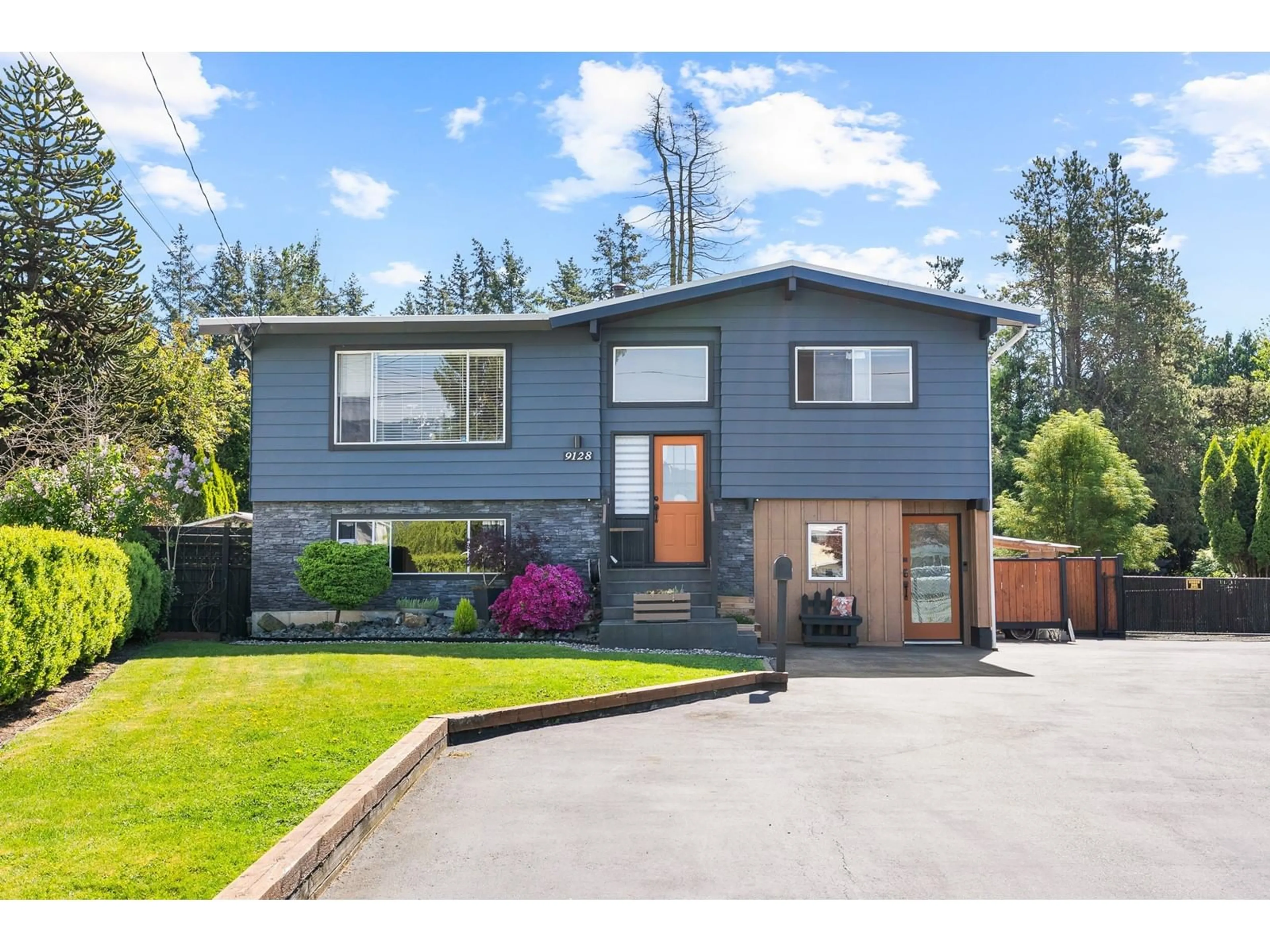 Home with vinyl exterior material, street for 9128 ARMITAGE STREET, Chilliwack British Columbia V2P6R7