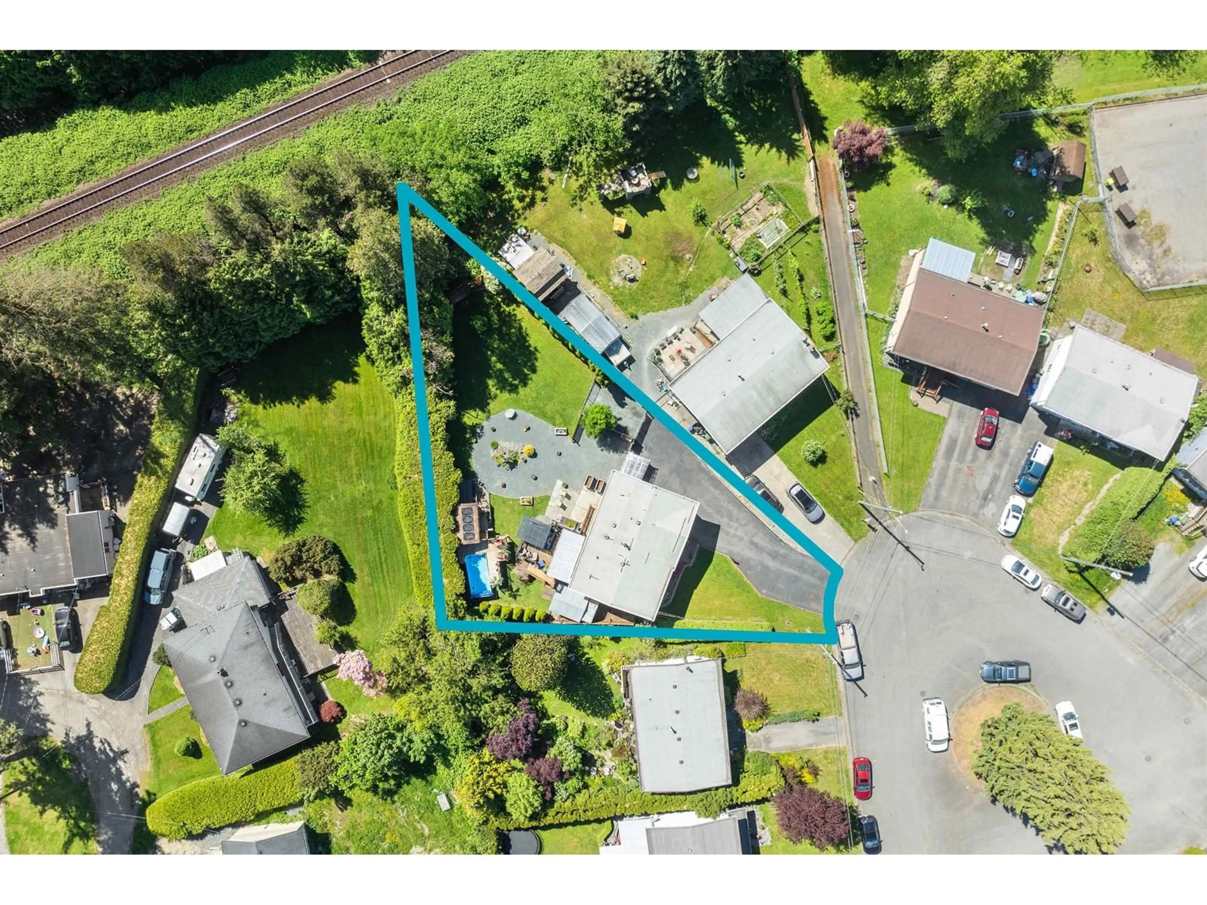 A pic from outside/outdoor area/front of a property/back of a property/a pic from drone, street for 9128 ARMITAGE STREET, Chilliwack British Columbia V2P6R7