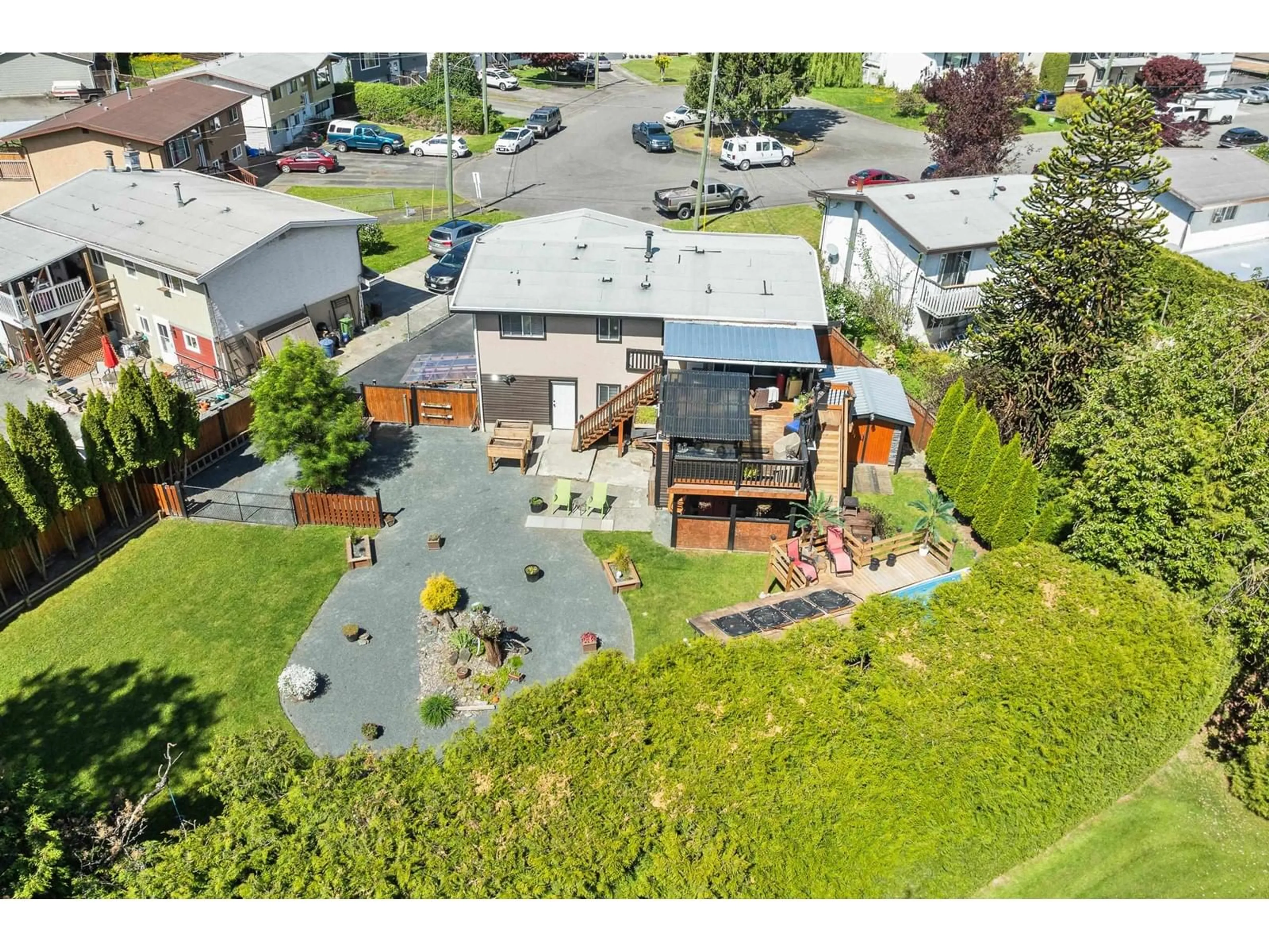 A pic from outside/outdoor area/front of a property/back of a property/a pic from drone, street for 9128 ARMITAGE STREET, Chilliwack British Columbia V2P6R7