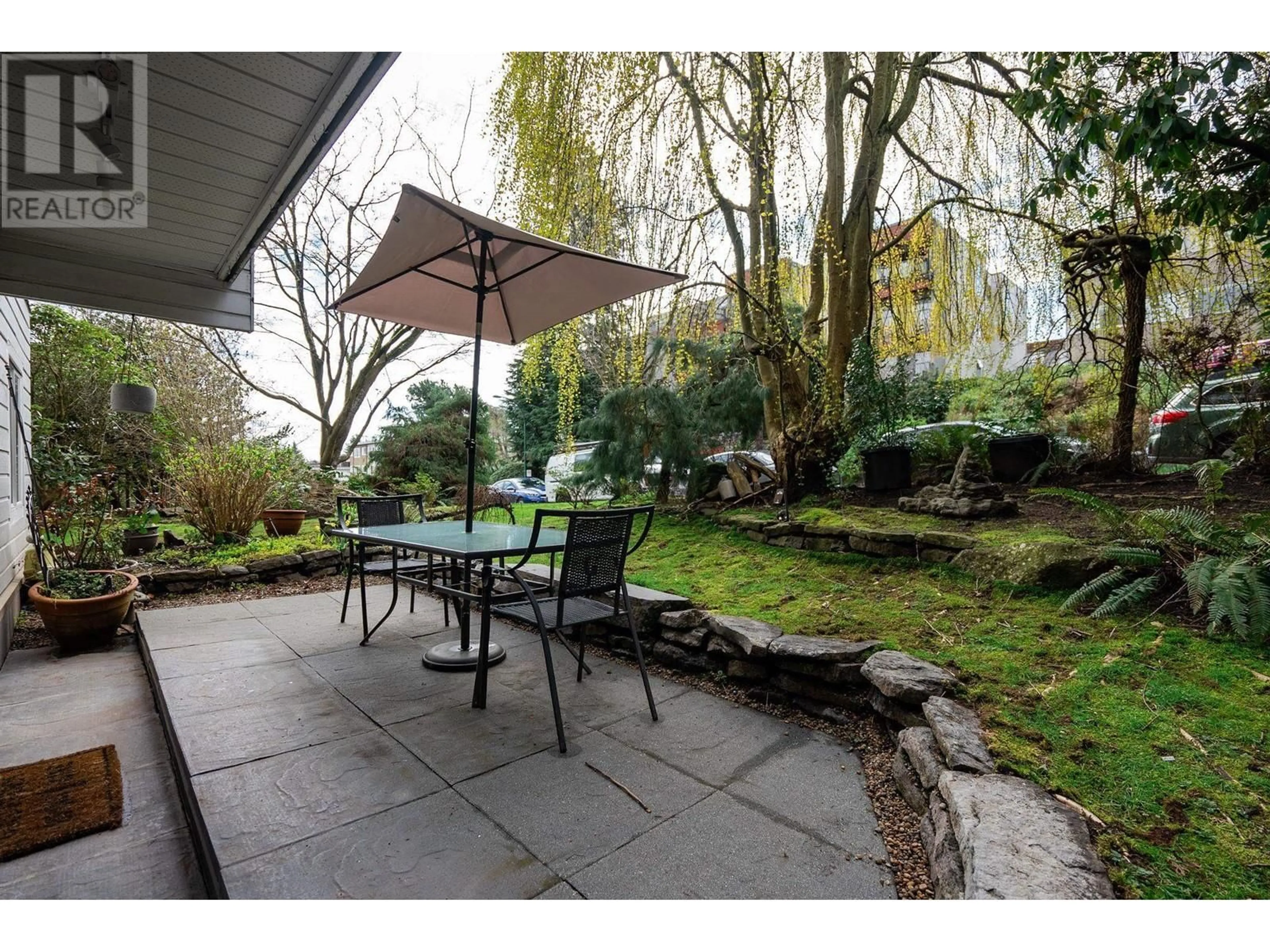 Patio, street for 2125 2ND AVENUE, Vancouver British Columbia V6K1H7