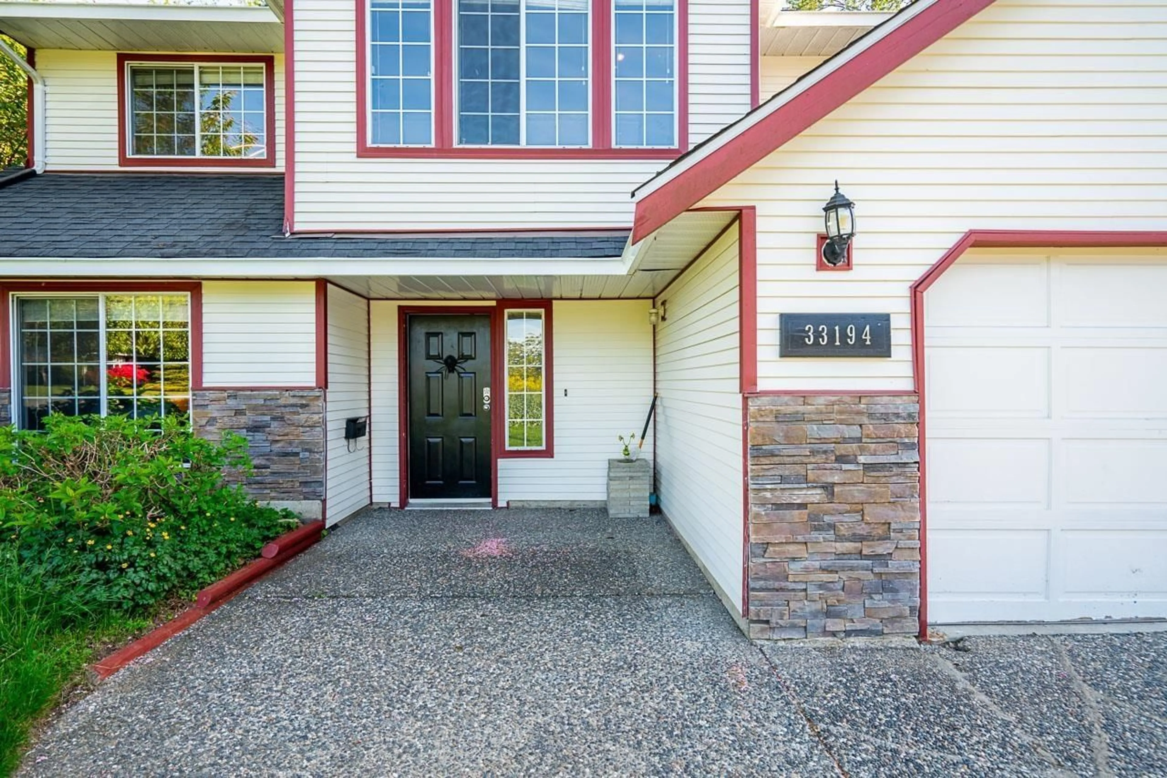 Indoor entryway for 33194 EASTVIEW, Abbotsford British Columbia V2S6W3