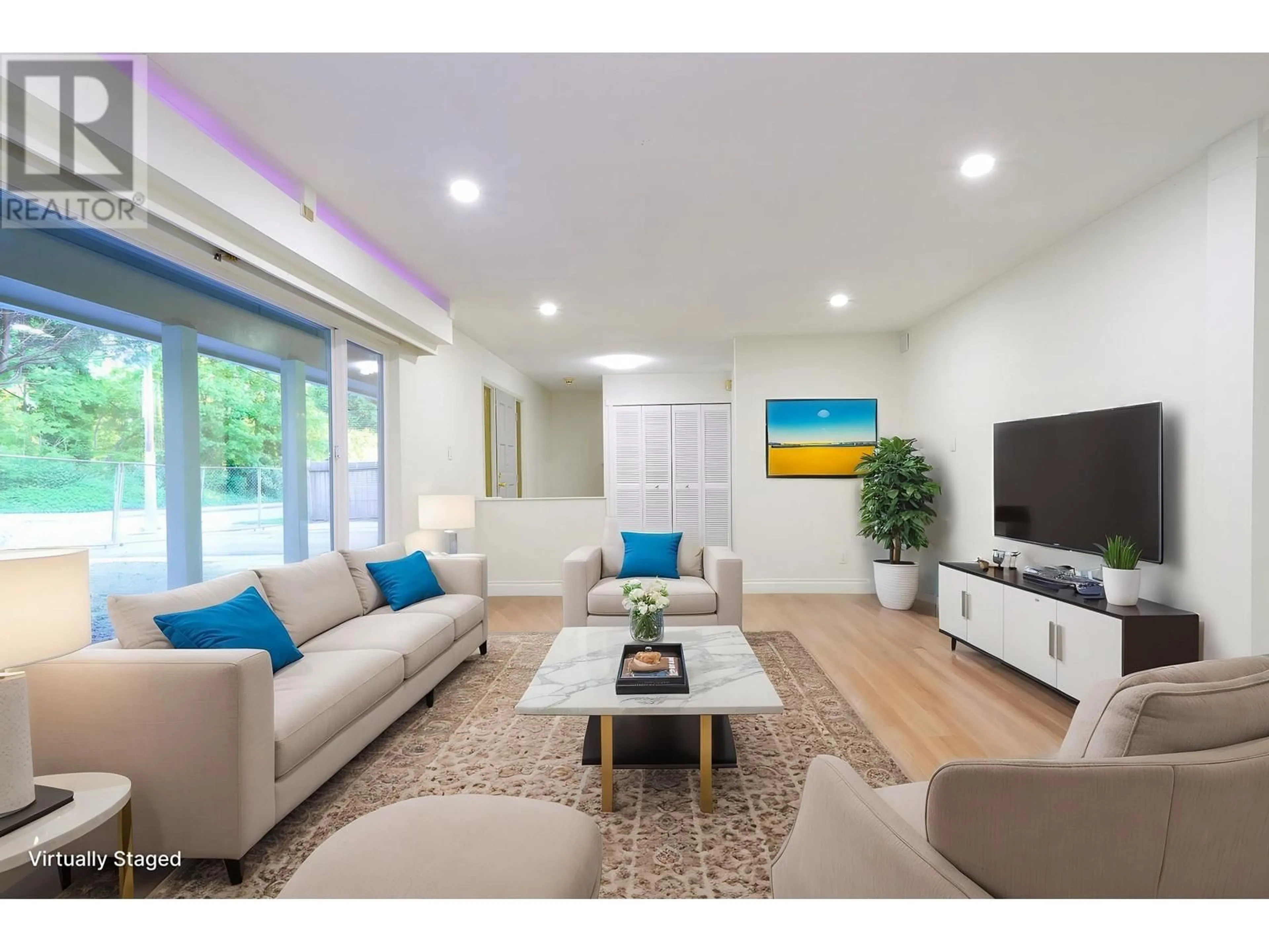 Living room with furniture, wood/laminate floor for 11721 LAITY STREET, Maple Ridge British Columbia V2X5A4