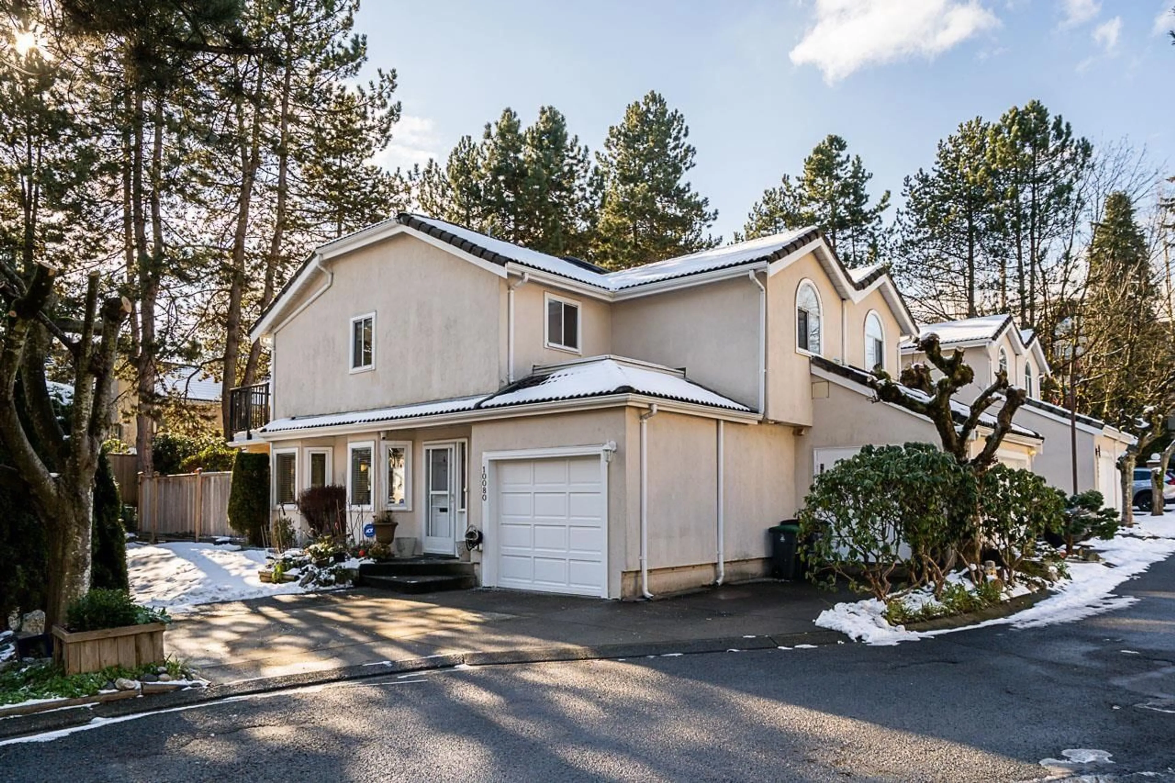 Unknown for 4 - 10080 154, Surrey British Columbia V3R4J6