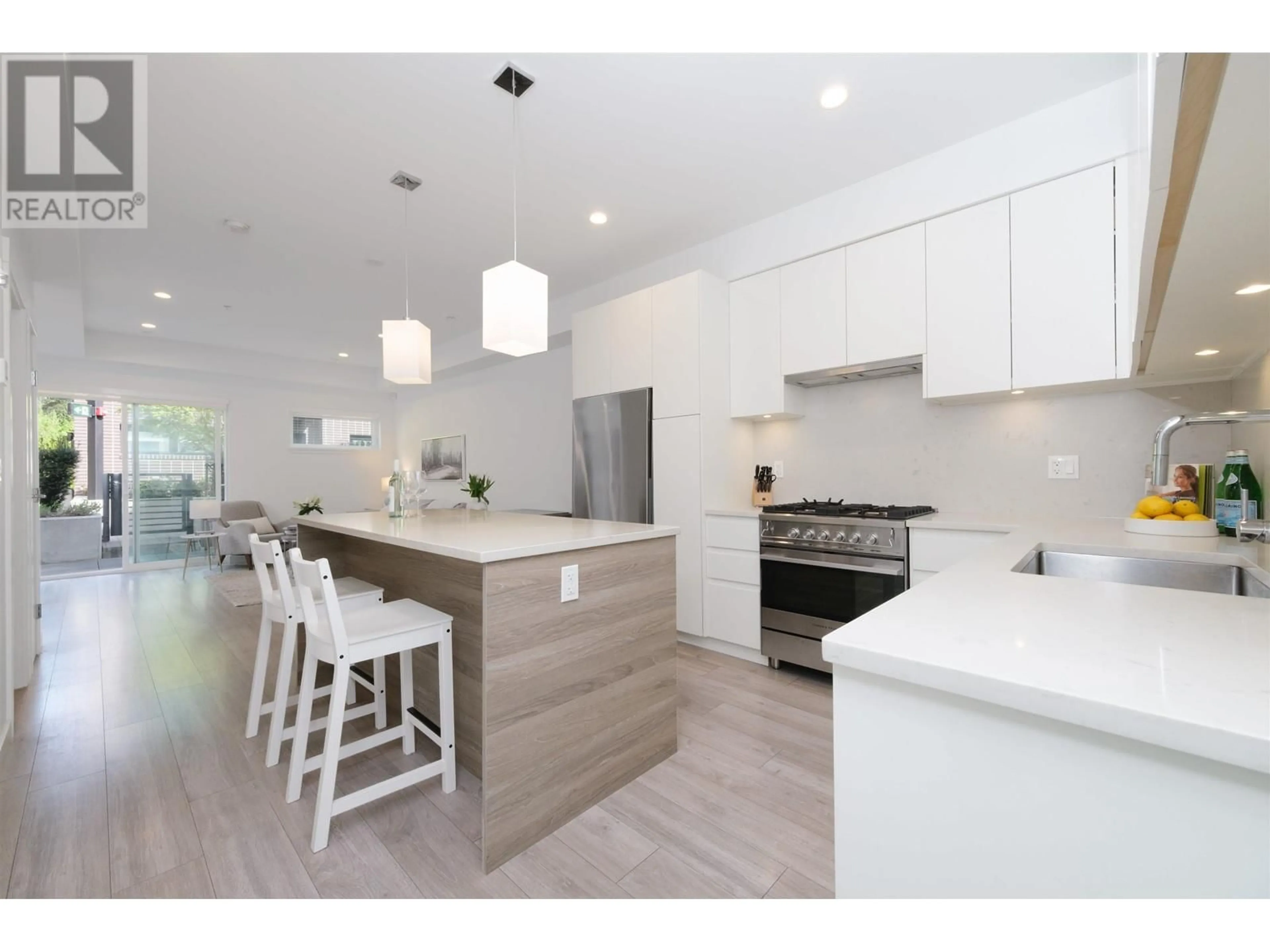 Contemporary kitchen, unknown for 10 - 3490 MT SEYMOUR PARKWAY, North Vancouver British Columbia V7H1G5