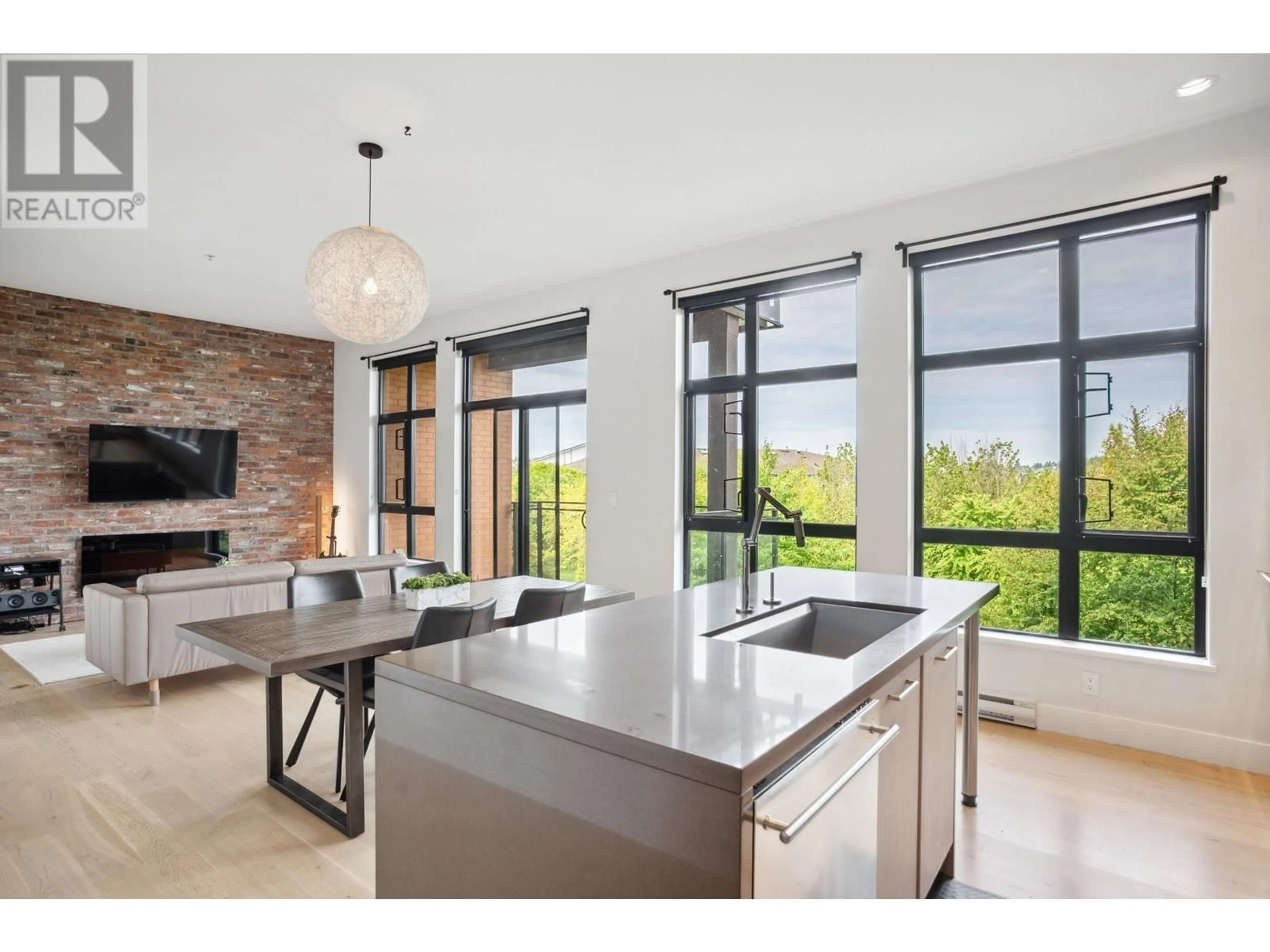Open concept kitchen, ceramic/tile floor for 302 - 220 SALTER STREET, New Westminster British Columbia V3M0H4