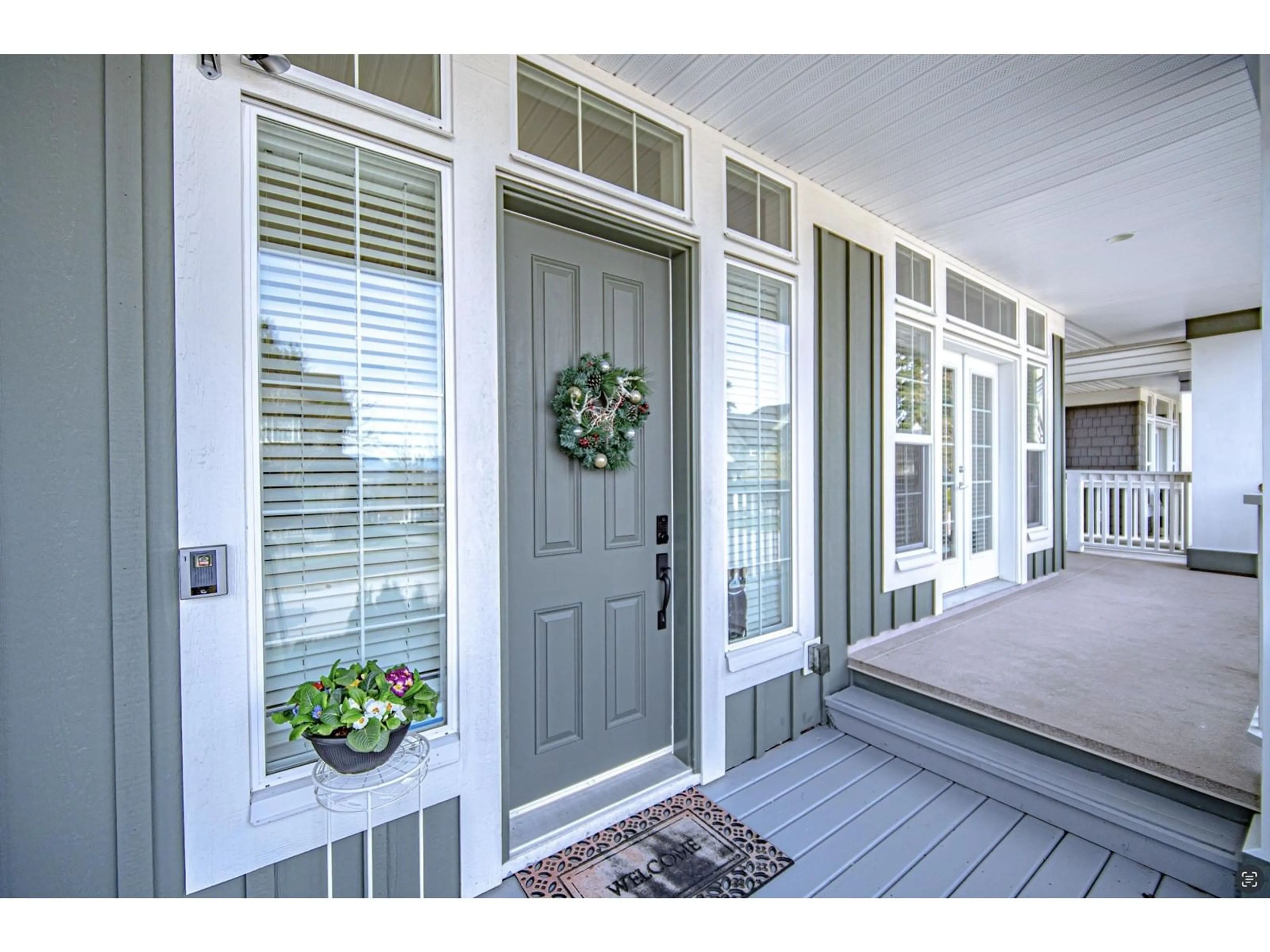 Indoor entryway for 16148 28A, Surrey British Columbia V3Z3Y6