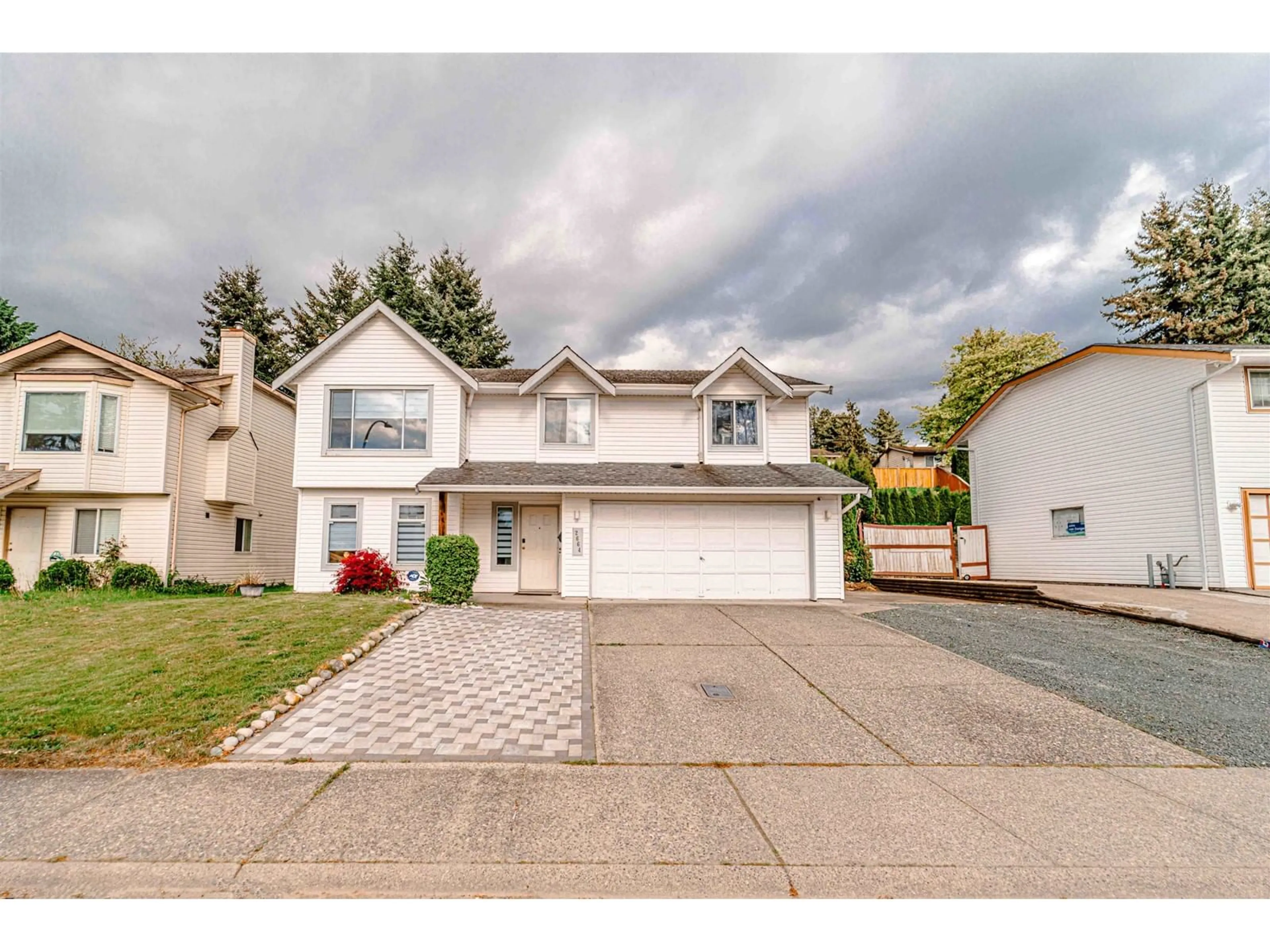 Home with vinyl exterior material, street for 2664 MITCHELL, Abbotsford British Columbia V2T5G6