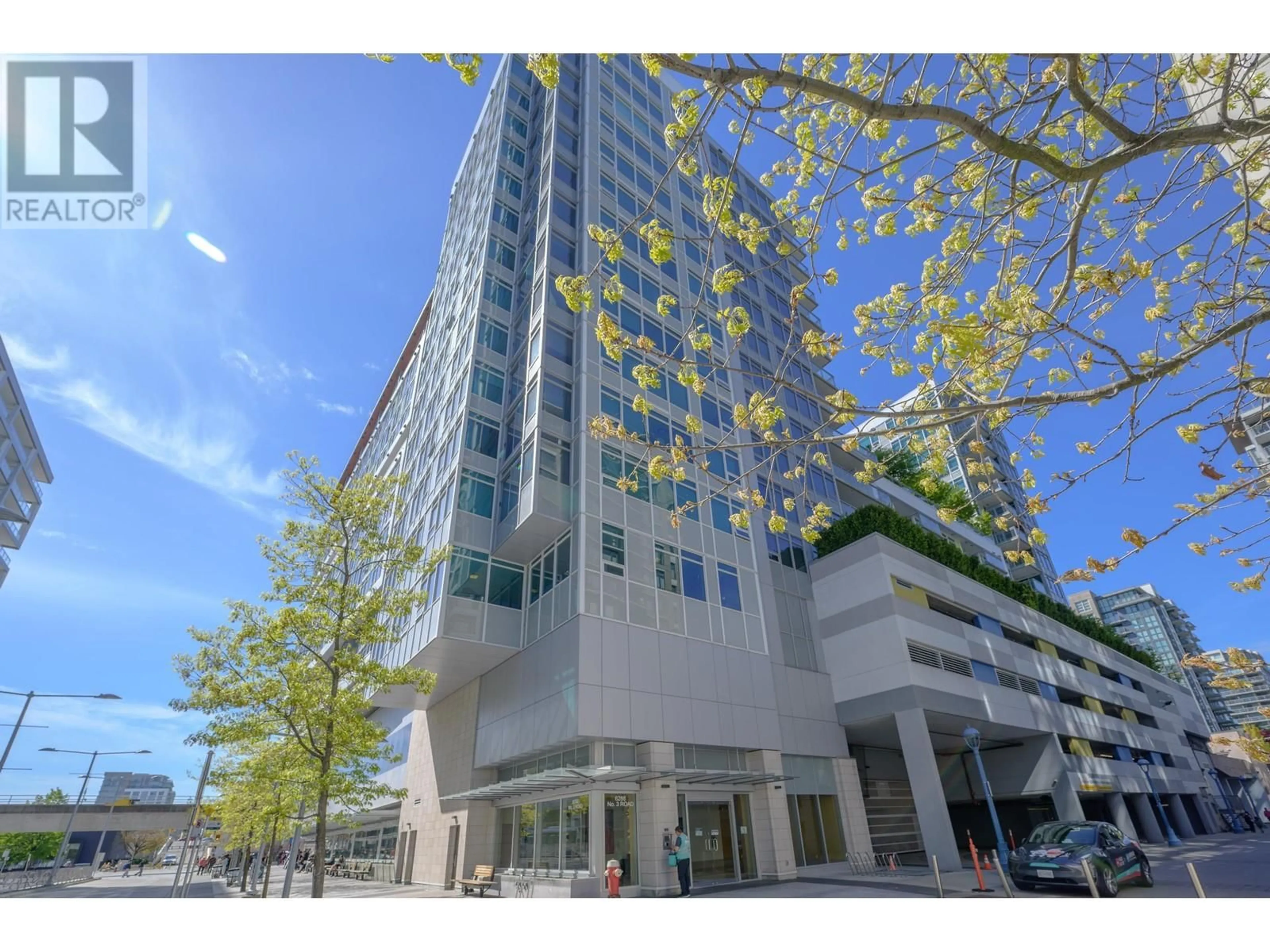 Indoor foyer for 560 - 6288 NO. 3 ROAD, Richmond British Columbia V6Y0J4
