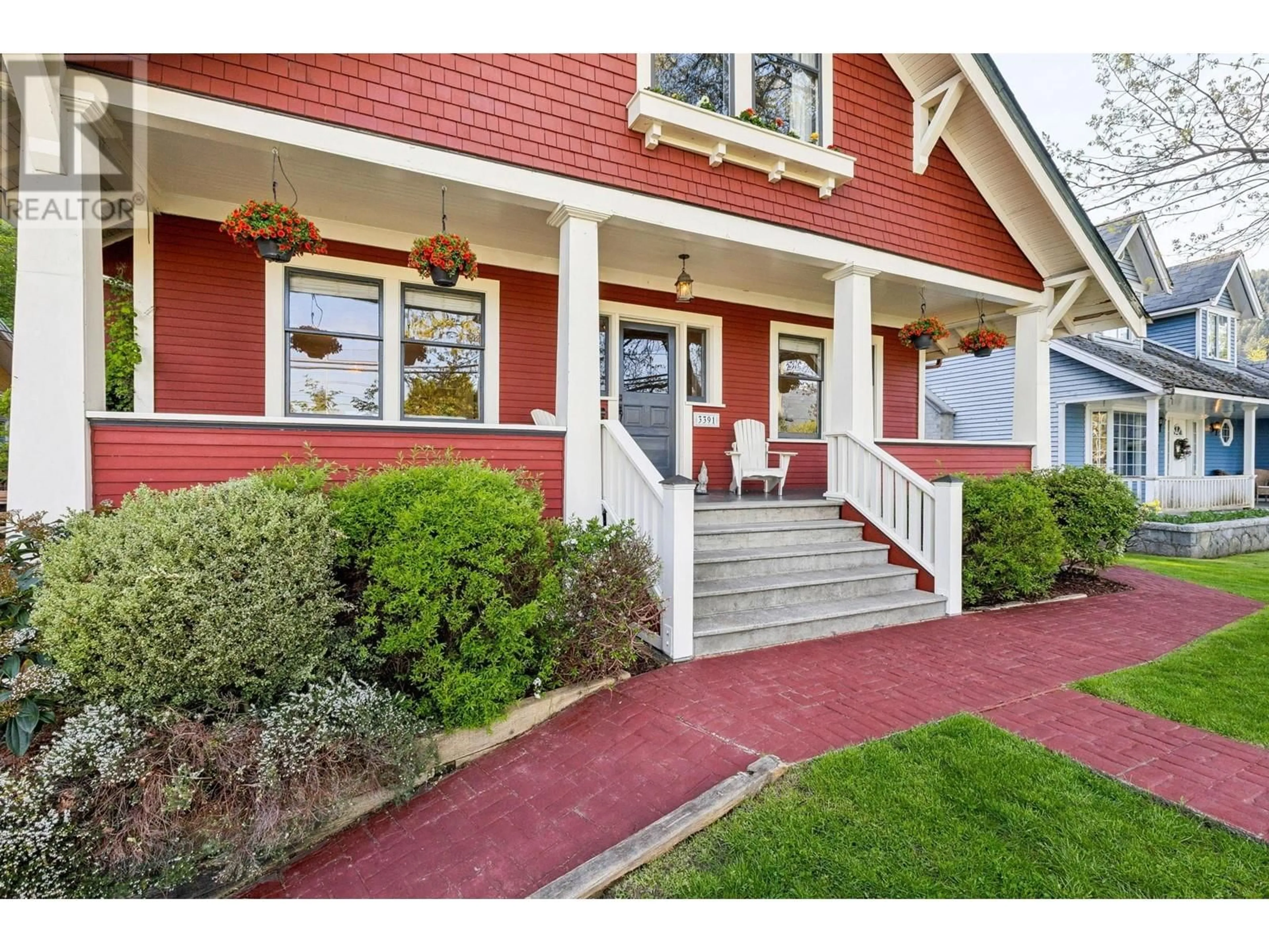 Home with brick exterior material, street for 3391 MOUNTAIN HIGHWAY, North Vancouver British Columbia V7K2H4