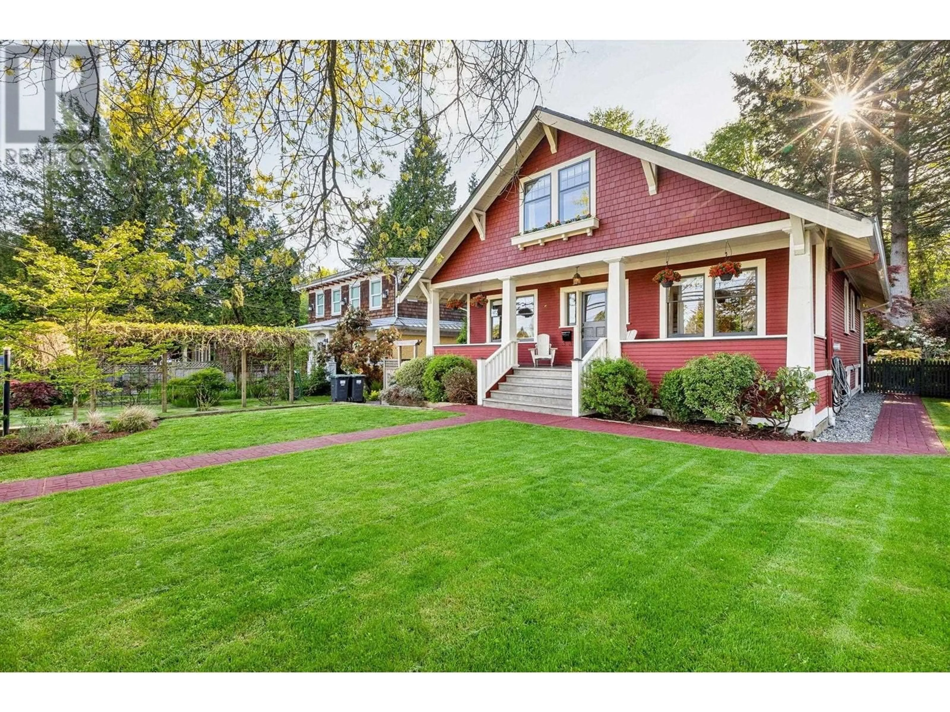 Home with brick exterior material, street for 3391 MOUNTAIN HIGHWAY, North Vancouver British Columbia V7K2H4
