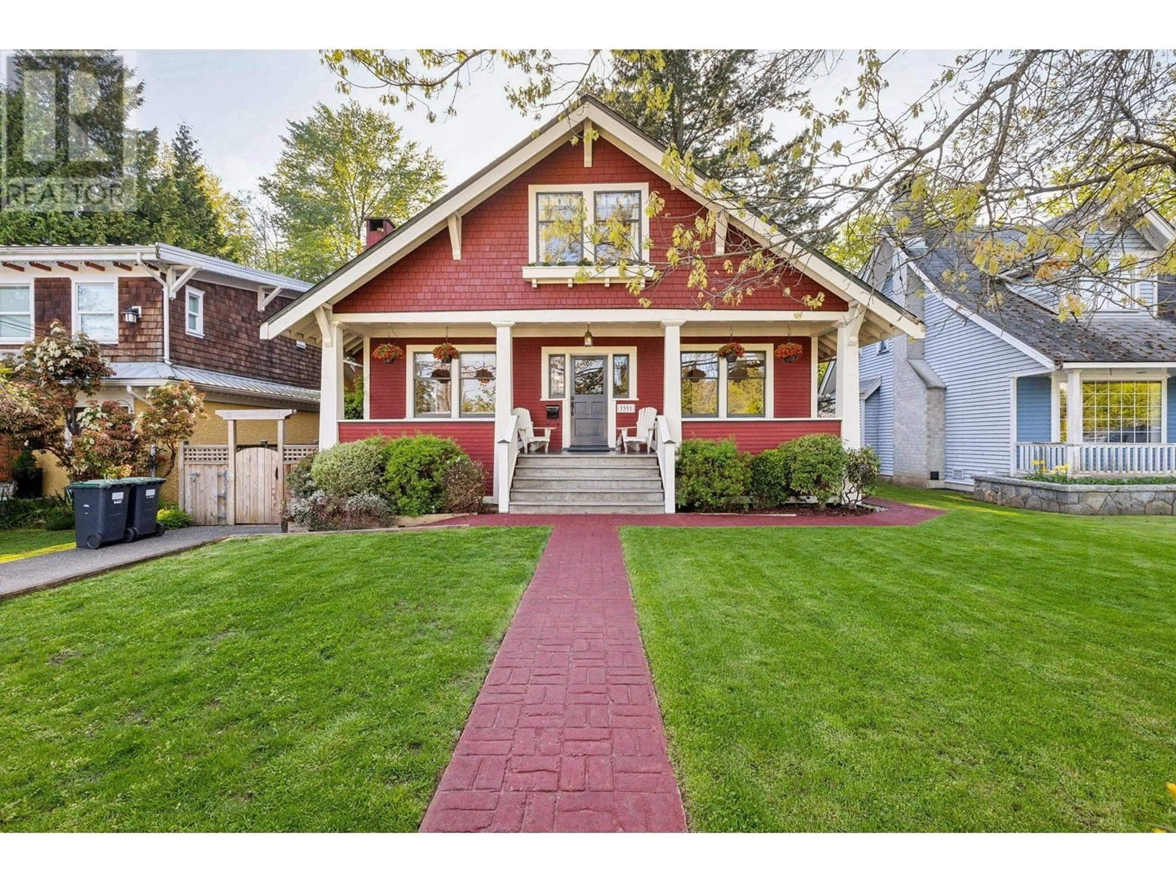 Home with brick exterior material, street for 3391 MOUNTAIN HIGHWAY, North Vancouver British Columbia V7K2H4