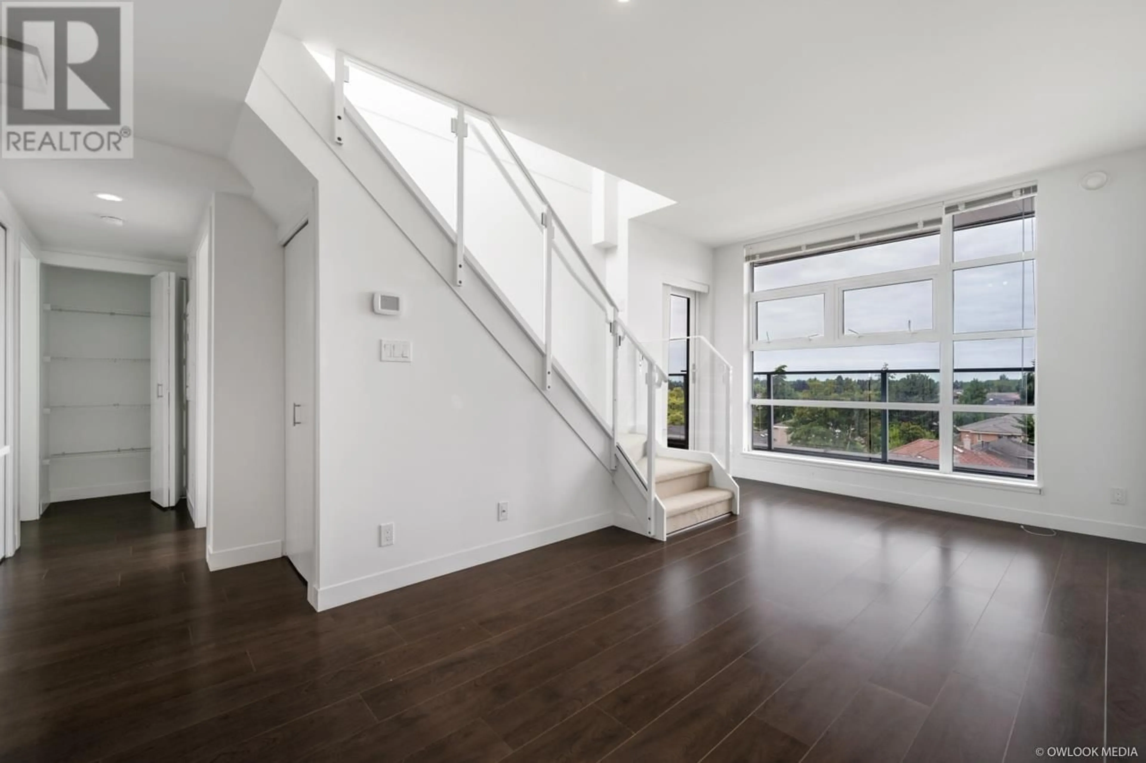 Indoor foyer for 506 - 10020 DUNOON DRIVE, Richmond British Columbia V7A0A7