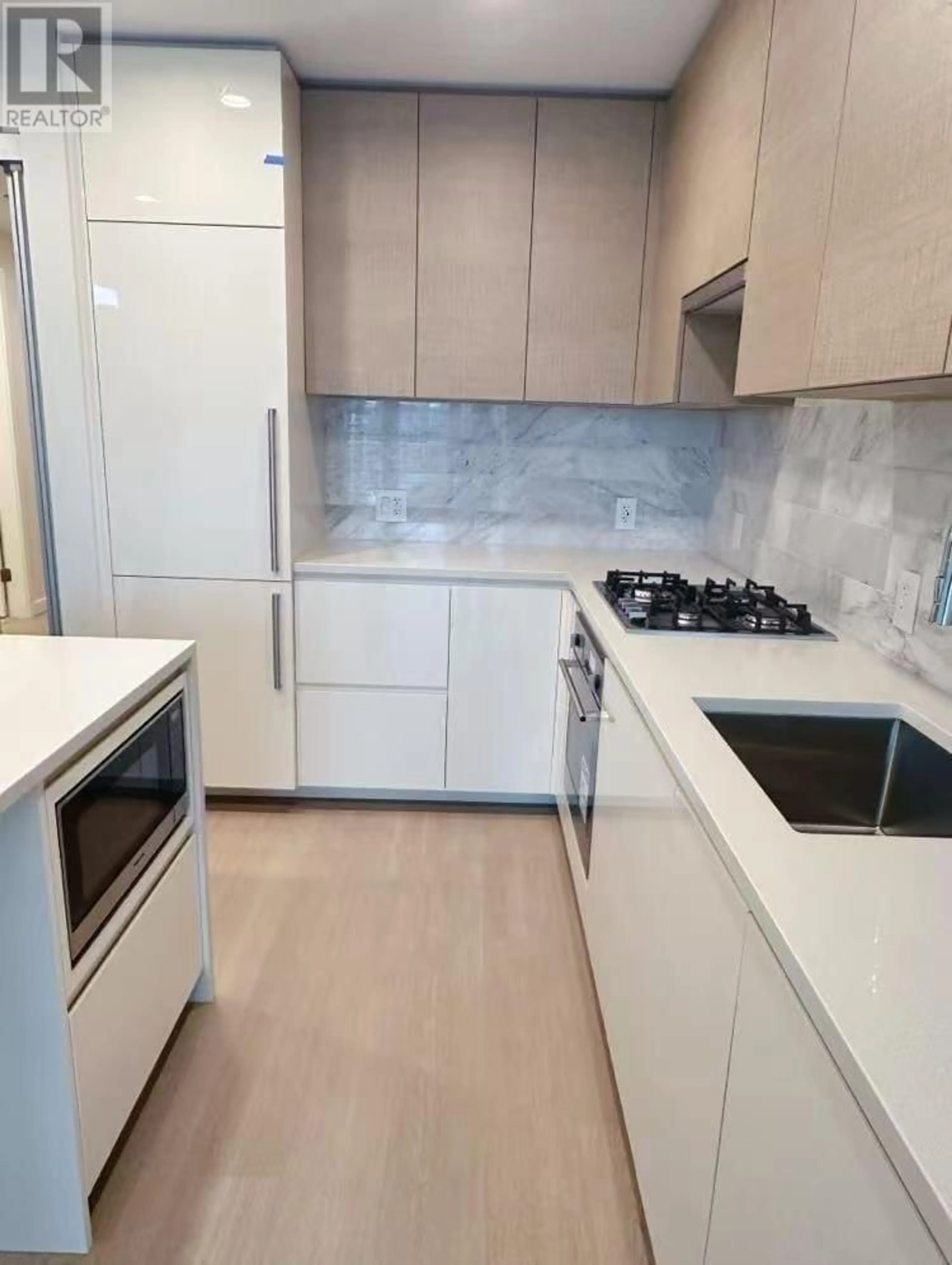 Standard kitchen, unknown for 1307 - 2186 GILMORE AVENUE, Burnaby British Columbia V5C0N7